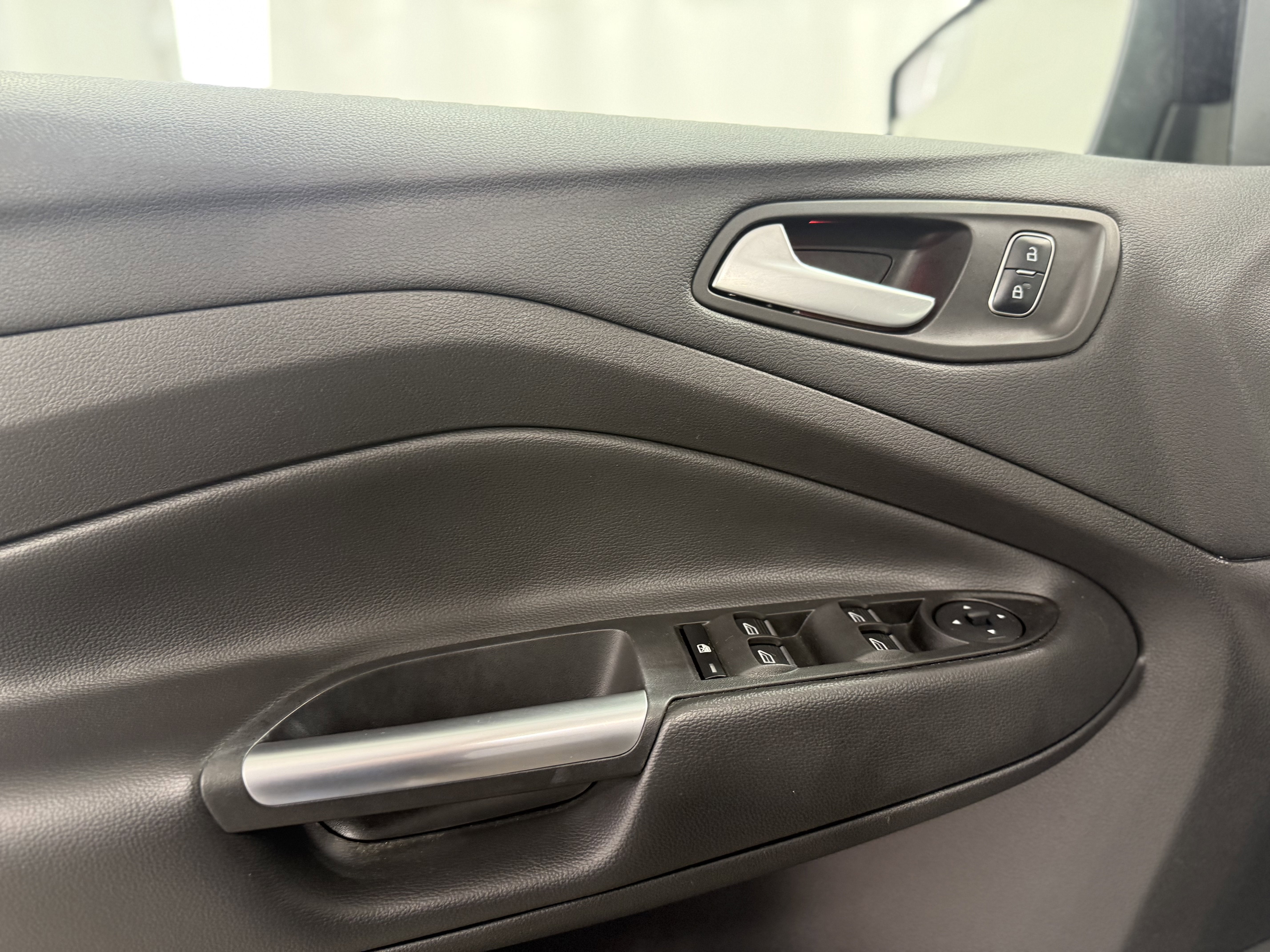 2017 Ford C-Max Energi Titanium