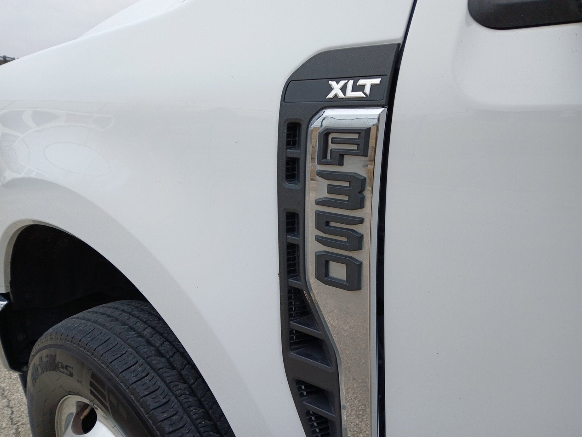 2023 Ford Super Duty F-350 DRW XL