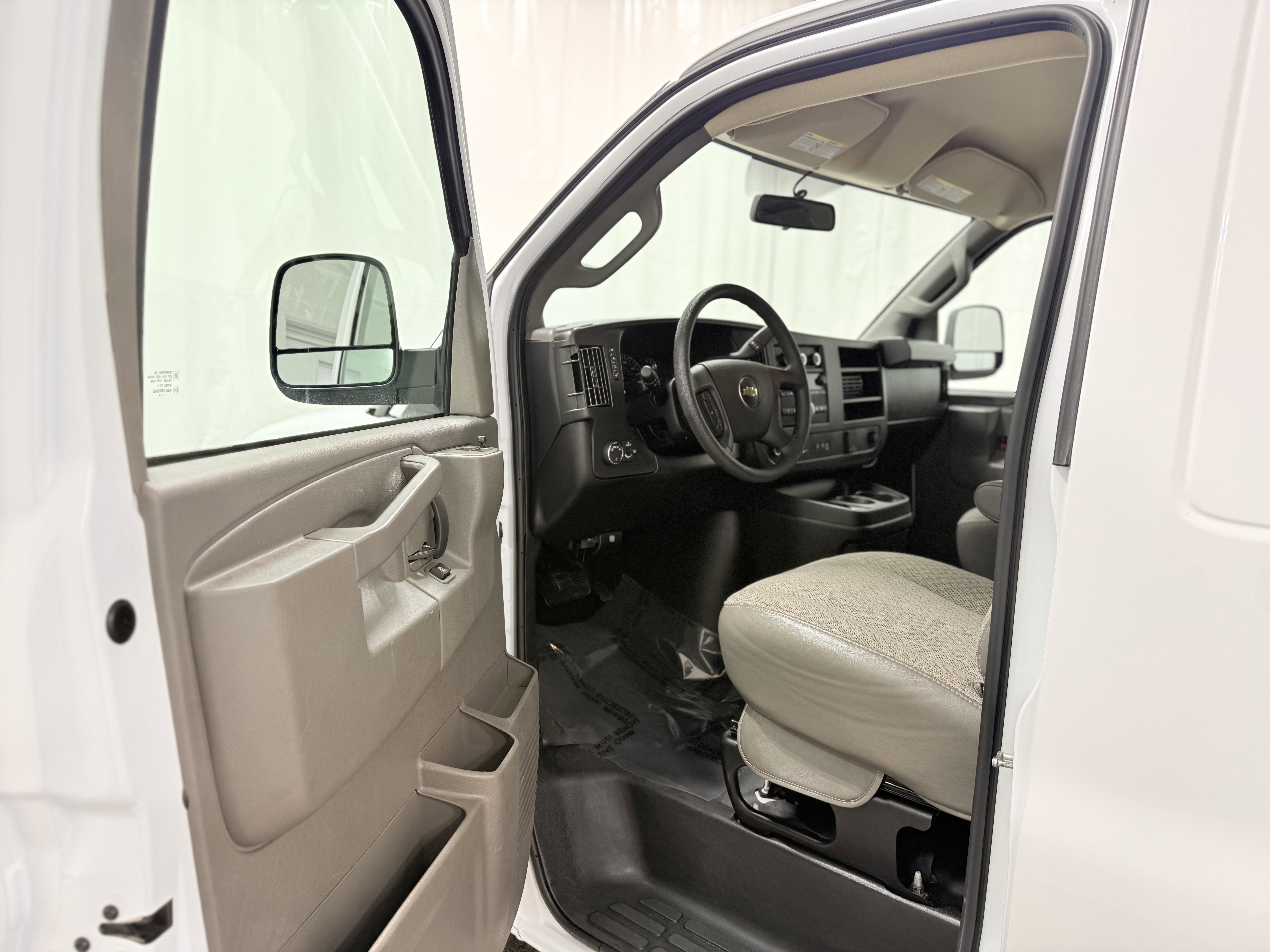 2024 Chevrolet Express Cargo 2500 WT