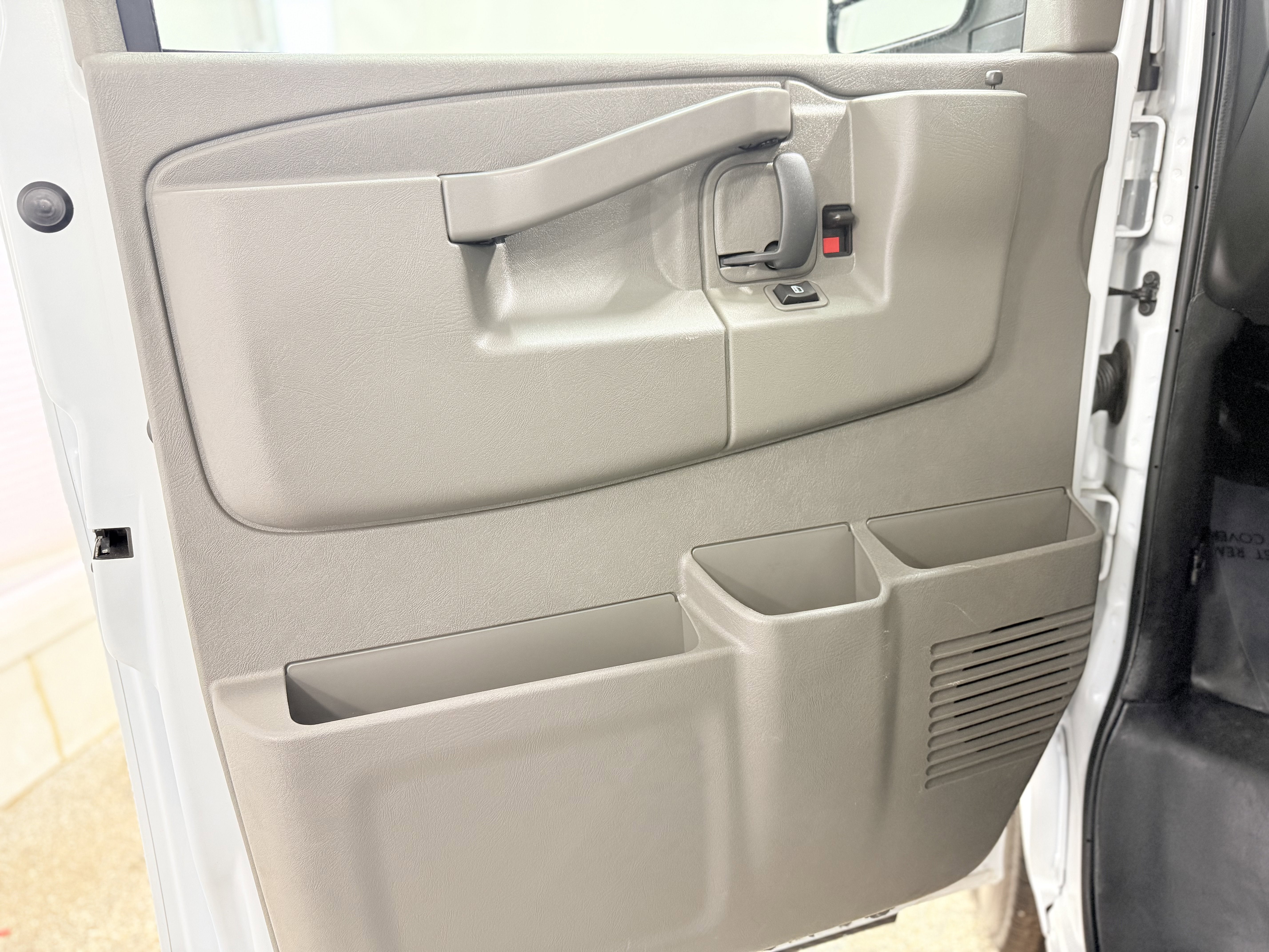 2024 Chevrolet Express Cargo 2500 WT