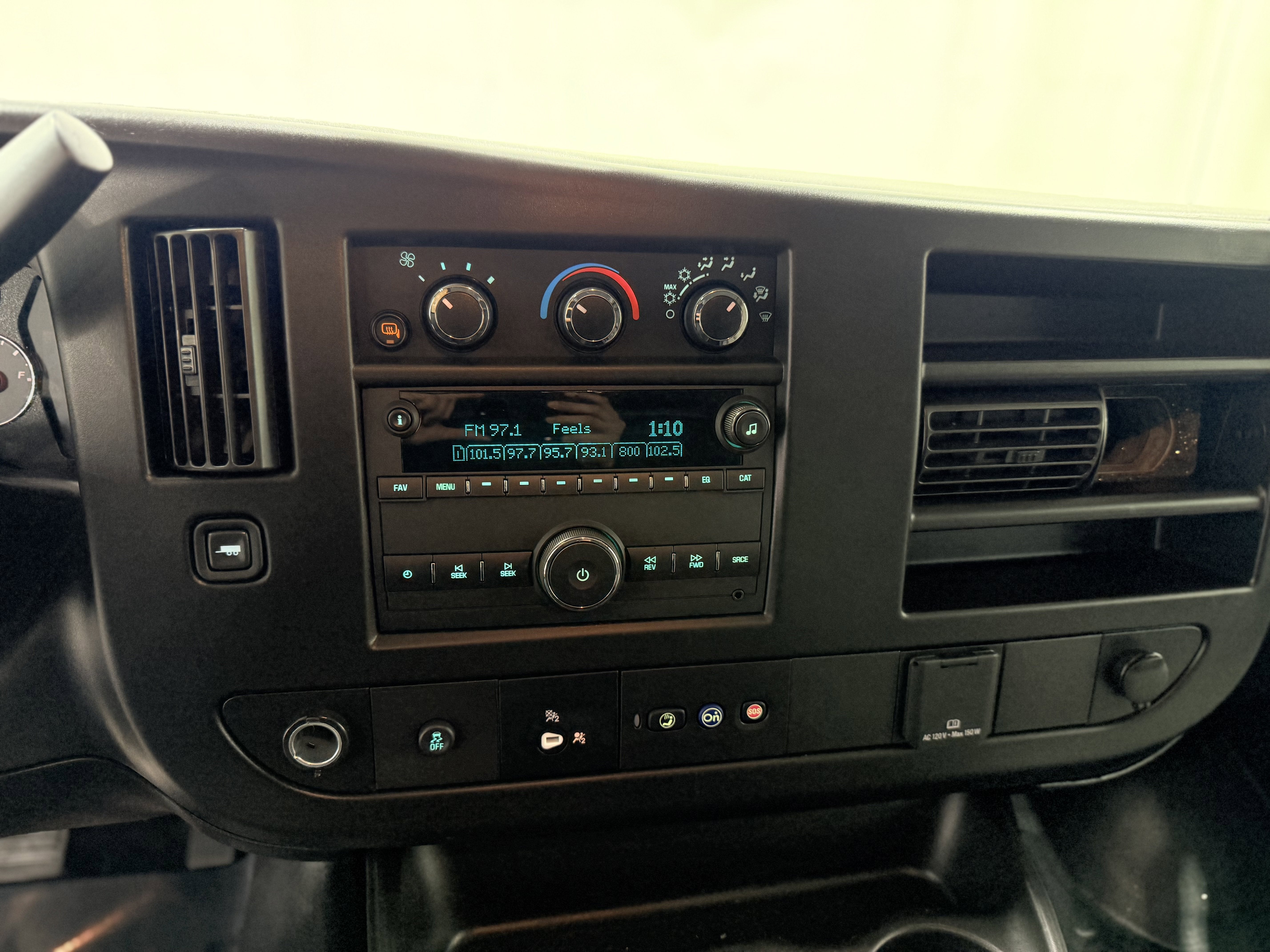 2024 Chevrolet Express Cargo 2500 WT