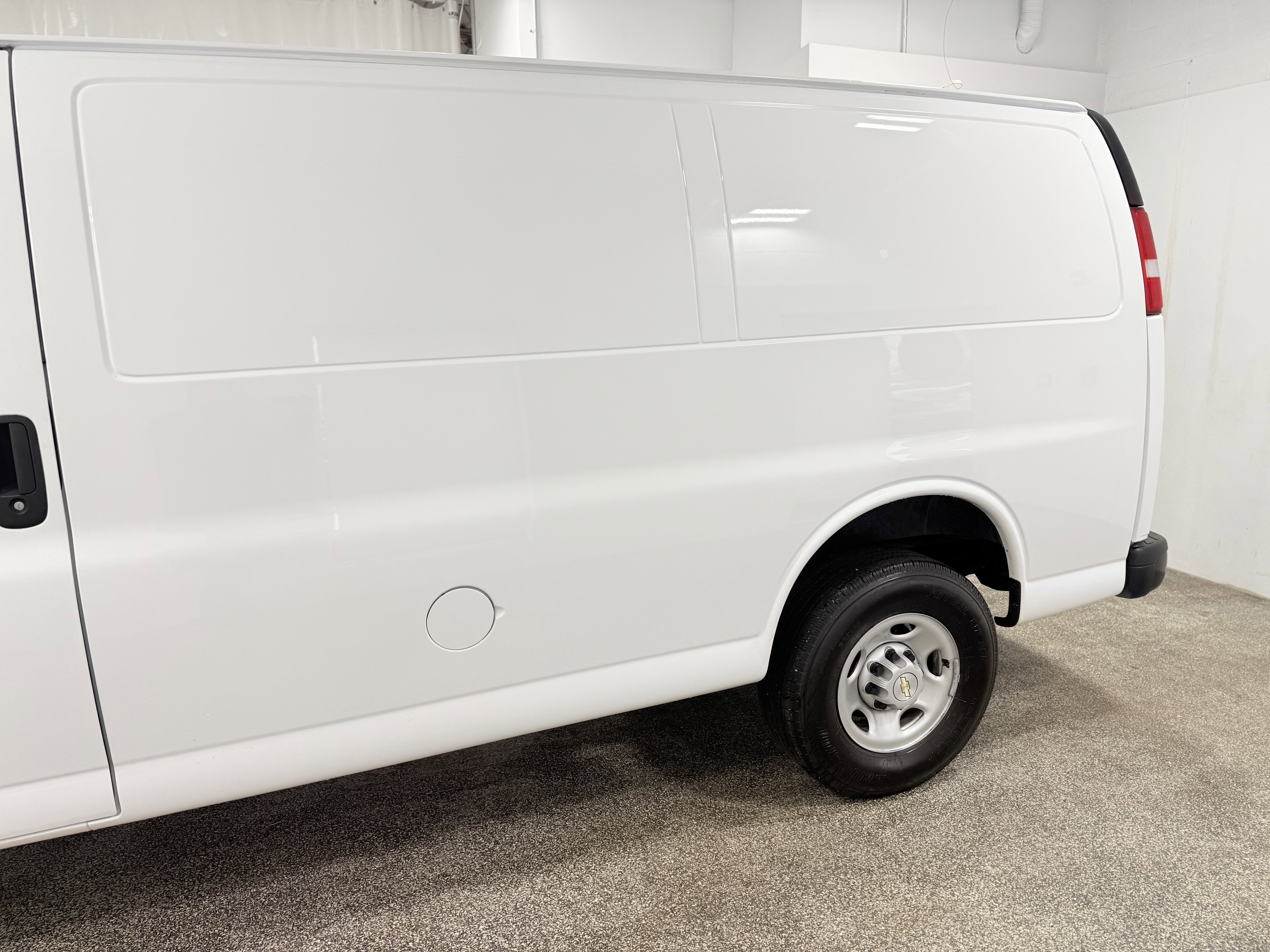 2024 Chevrolet Express Cargo 2500 WT