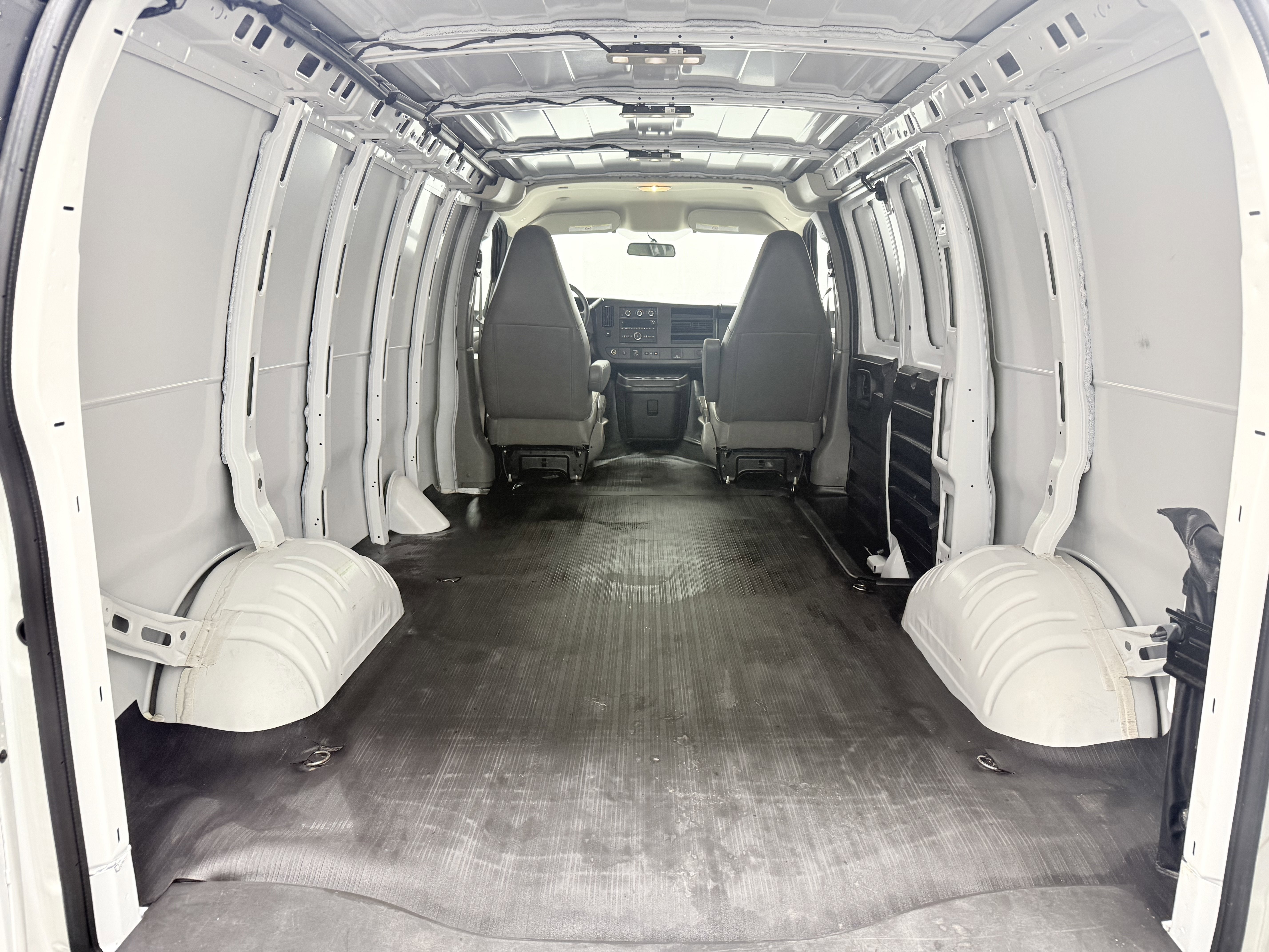 2024 Chevrolet Express Cargo 2500 WT