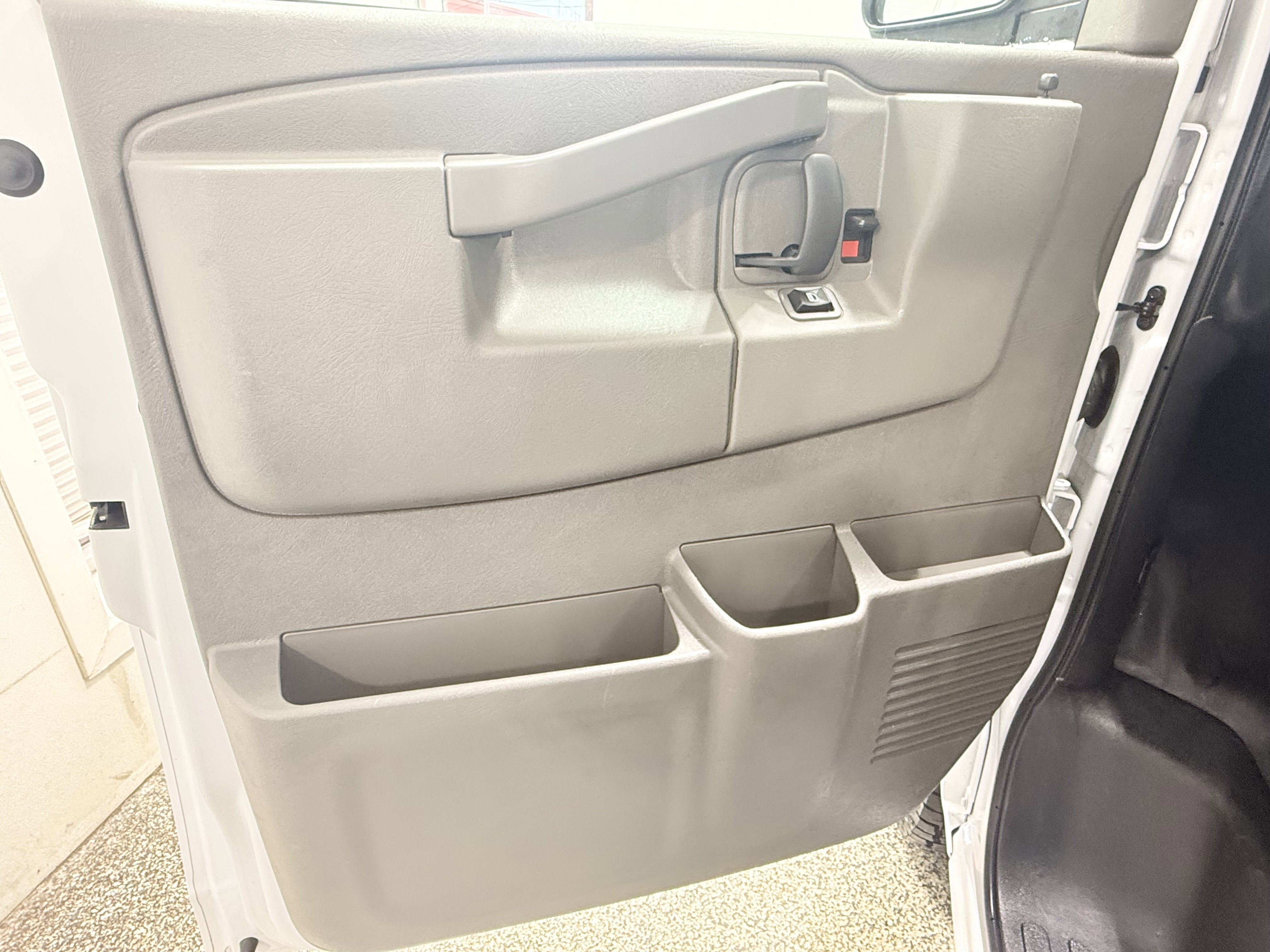 2024 Chevrolet Express Cargo 2500 WT