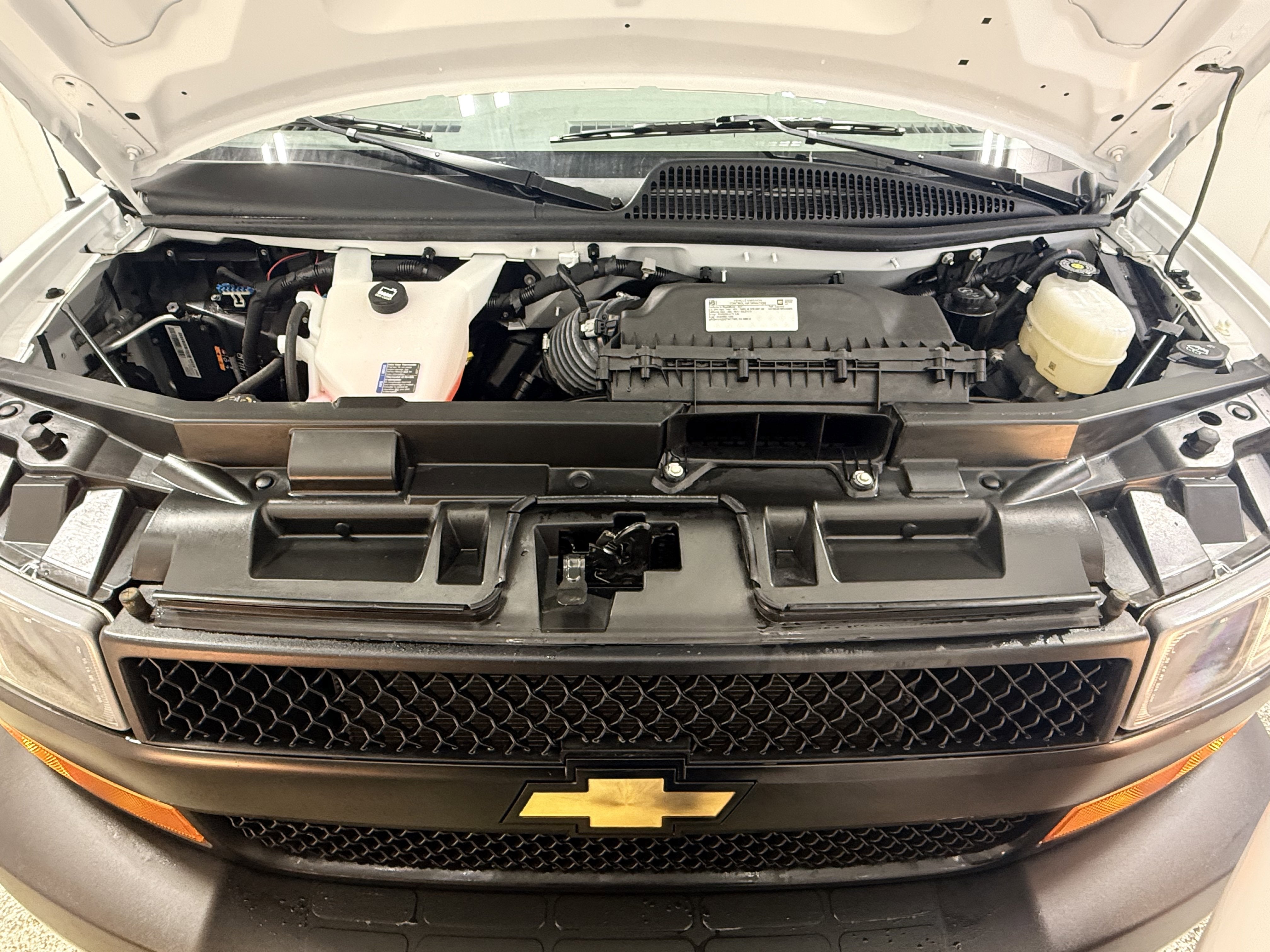 2024 Chevrolet Express Cargo 2500 WT