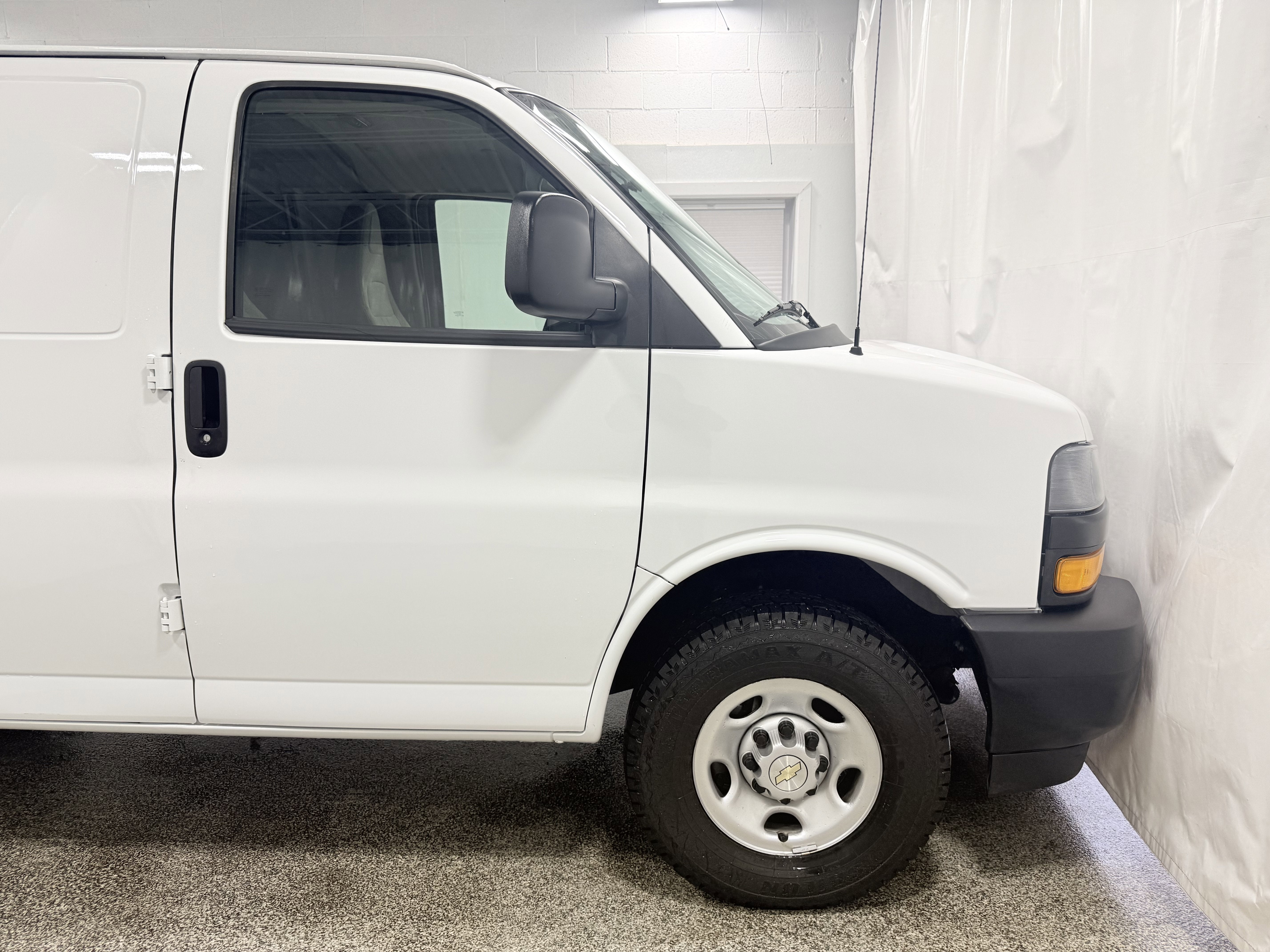 2024 Chevrolet Express Cargo 2500 WT