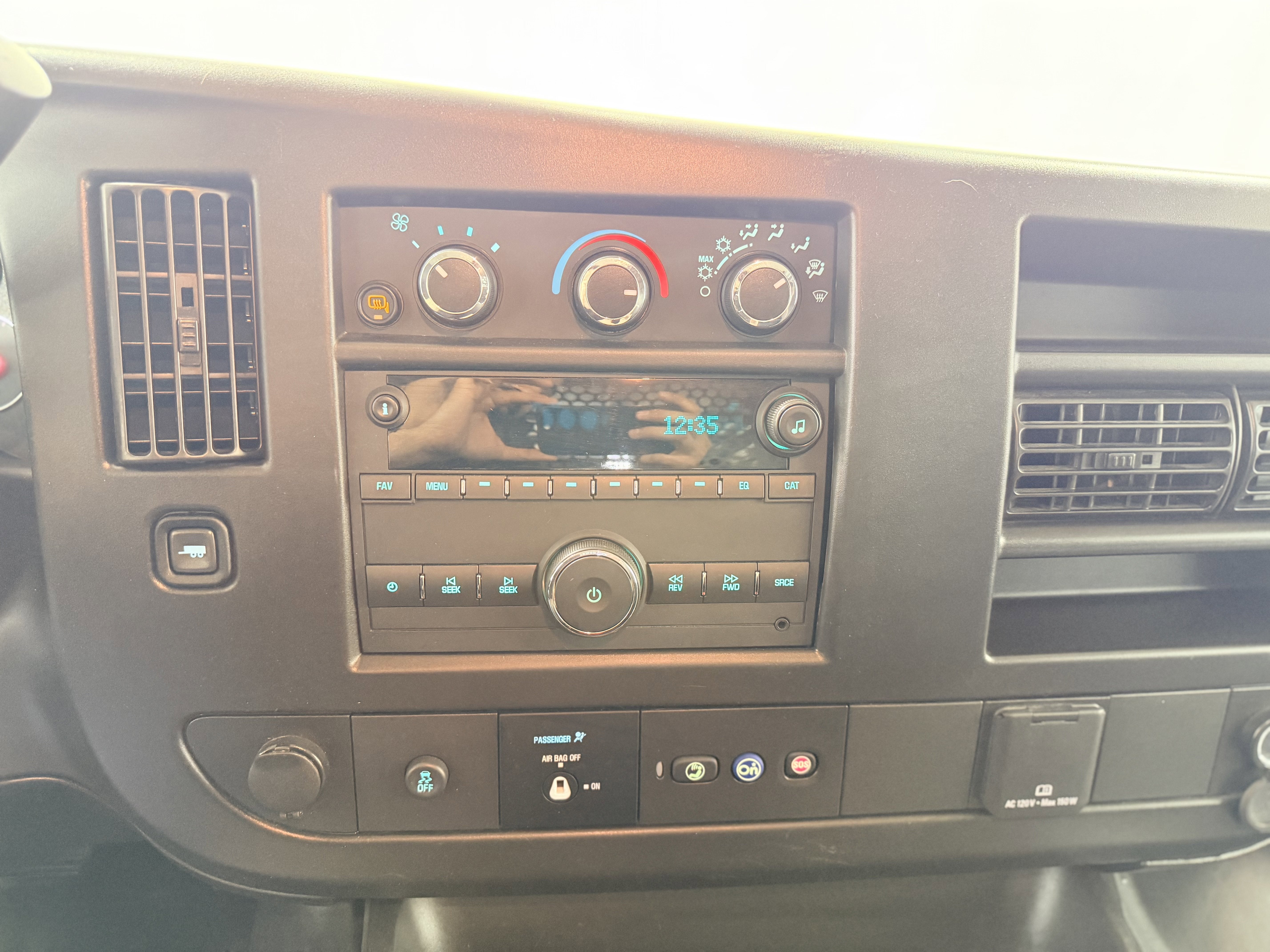 2024 Chevrolet Express Cargo 2500 WT