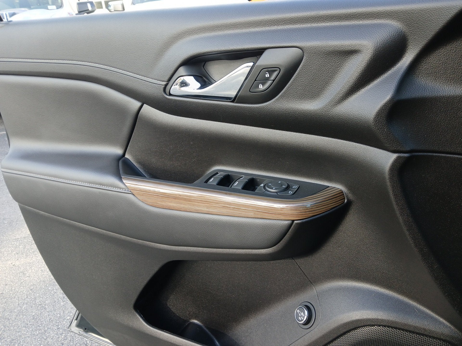 2023 GMC Acadia SLE - Photo 17