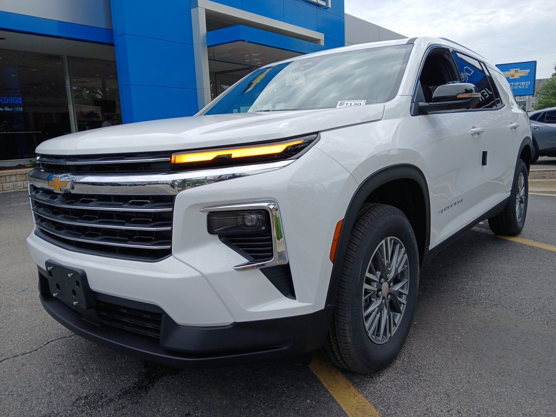 2027 Chevrolet Traverse LT