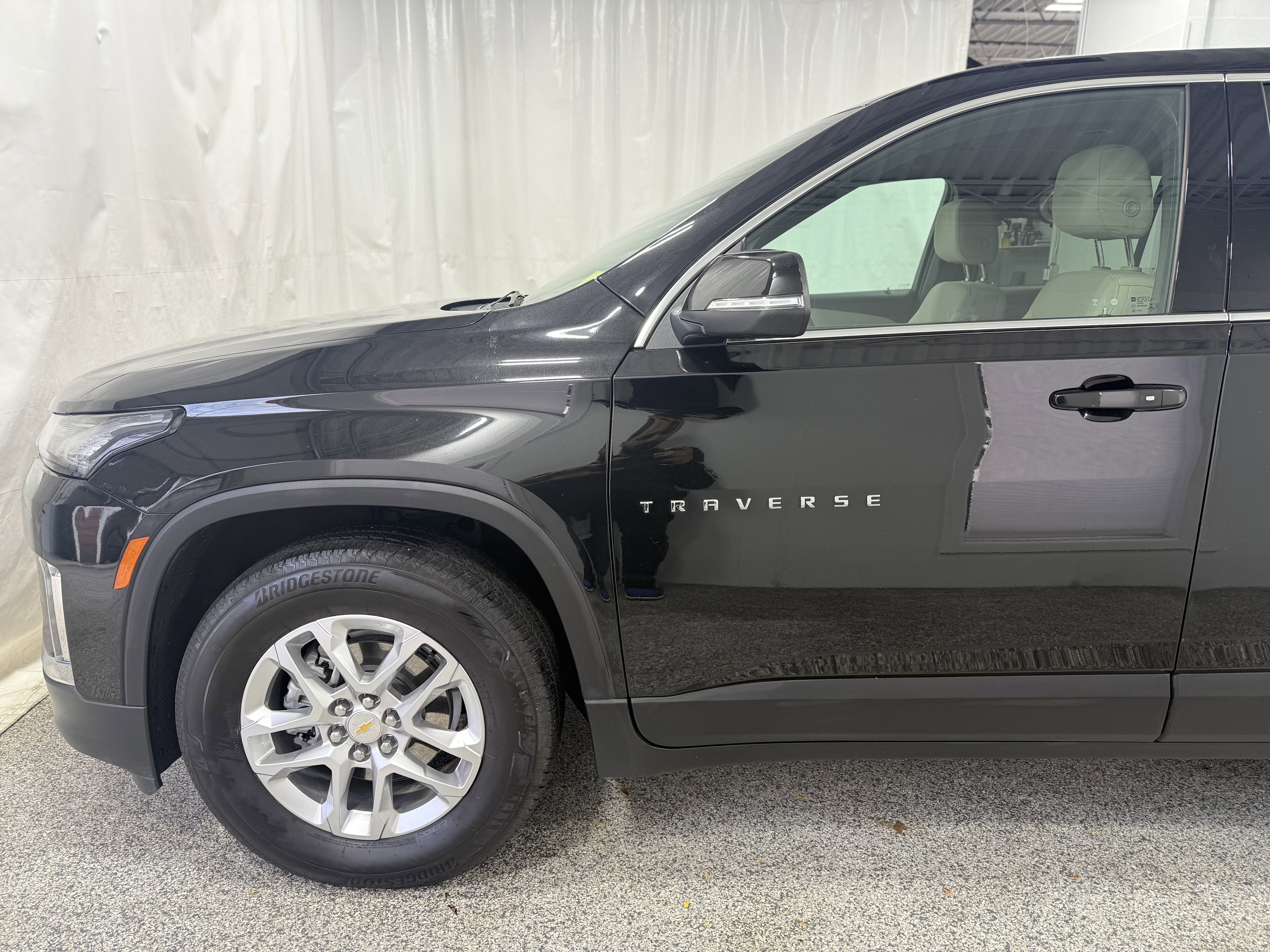 2023 Chevrolet Traverse LS