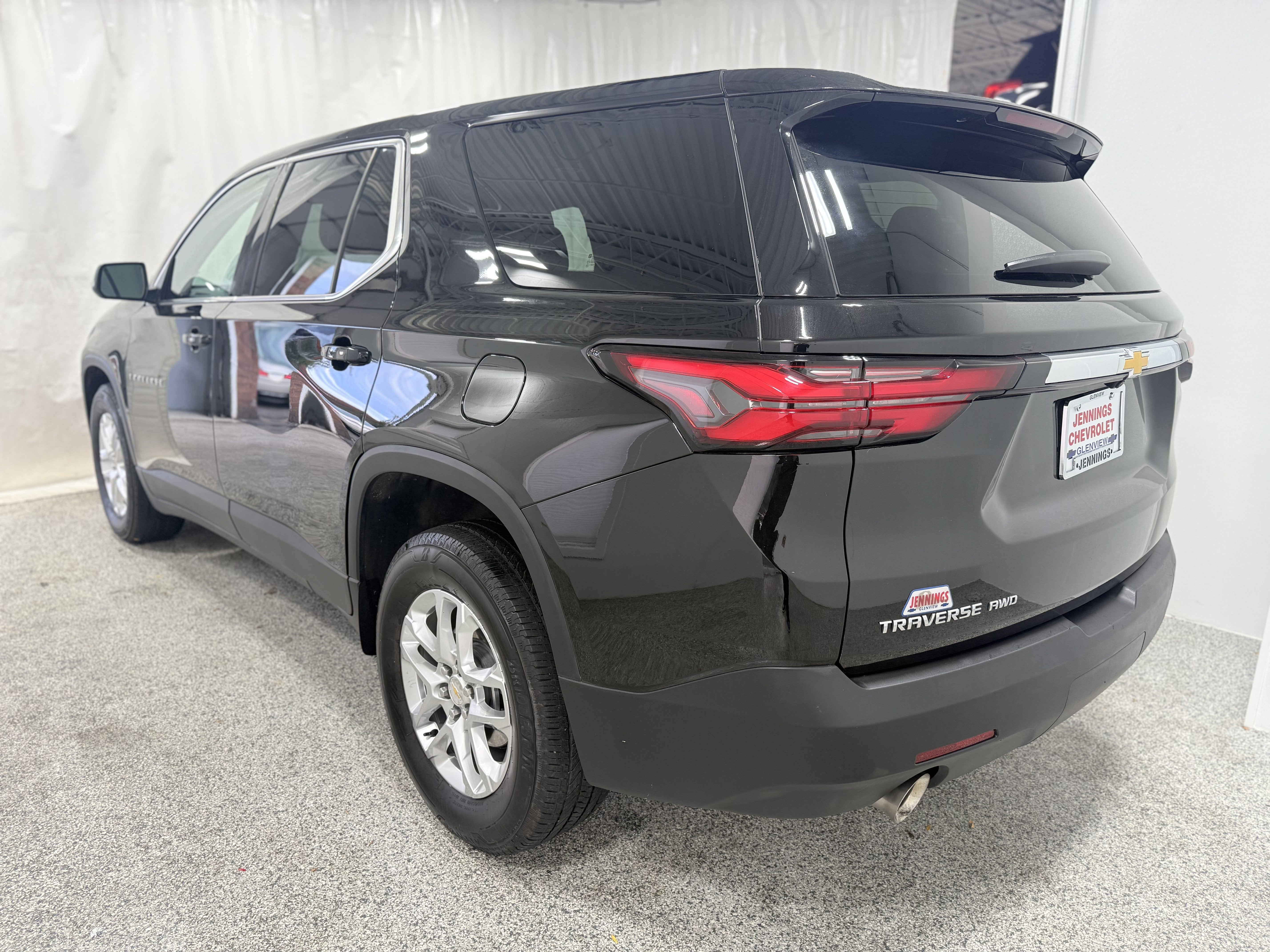 2023 Chevrolet Traverse LS