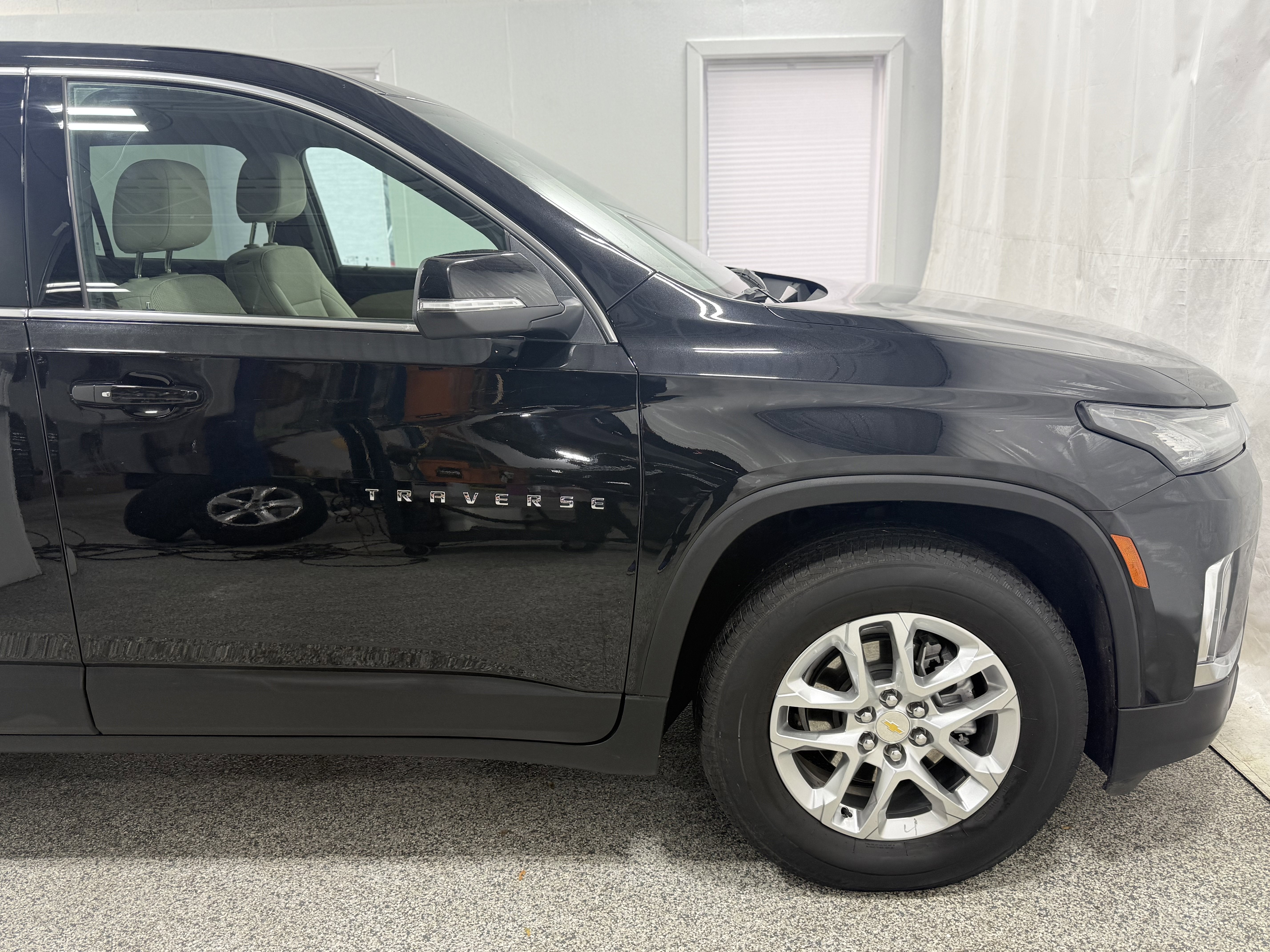 2023 Chevrolet Traverse LS