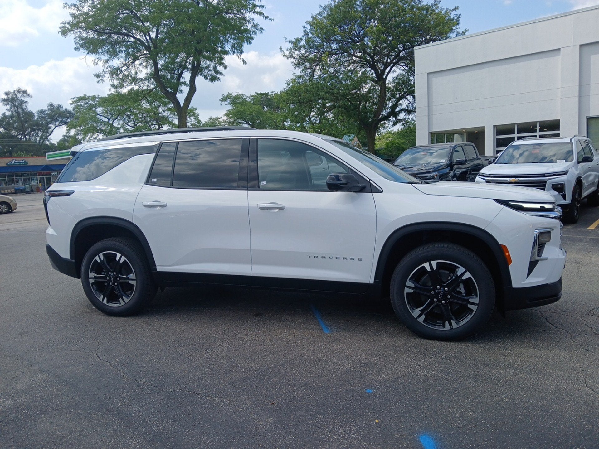 2027 Chevrolet Traverse LT
