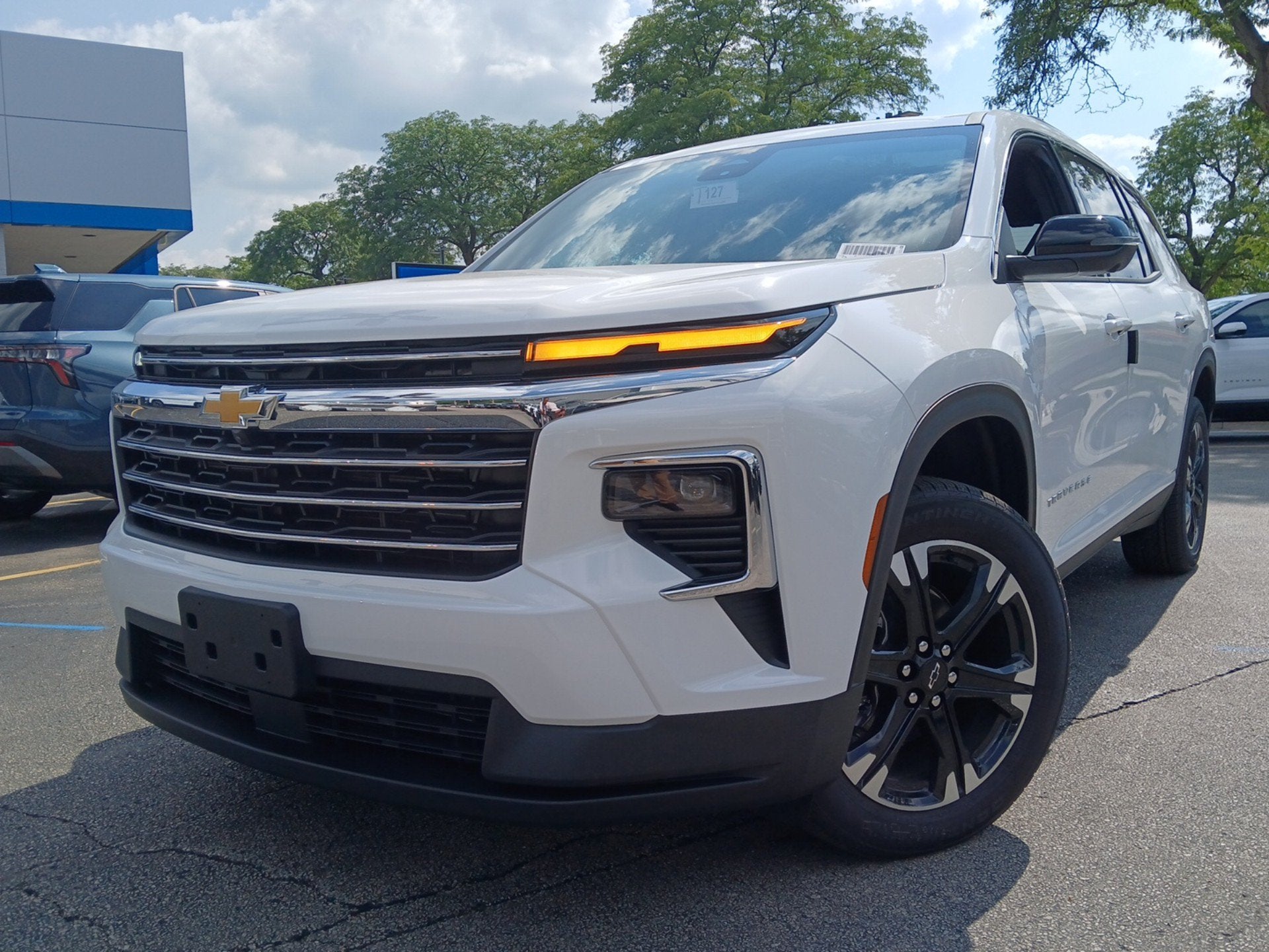 2027 Chevrolet Traverse LT