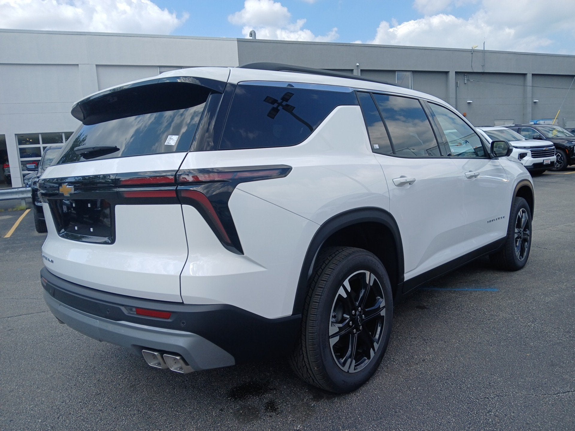 2027 Chevrolet Traverse LT