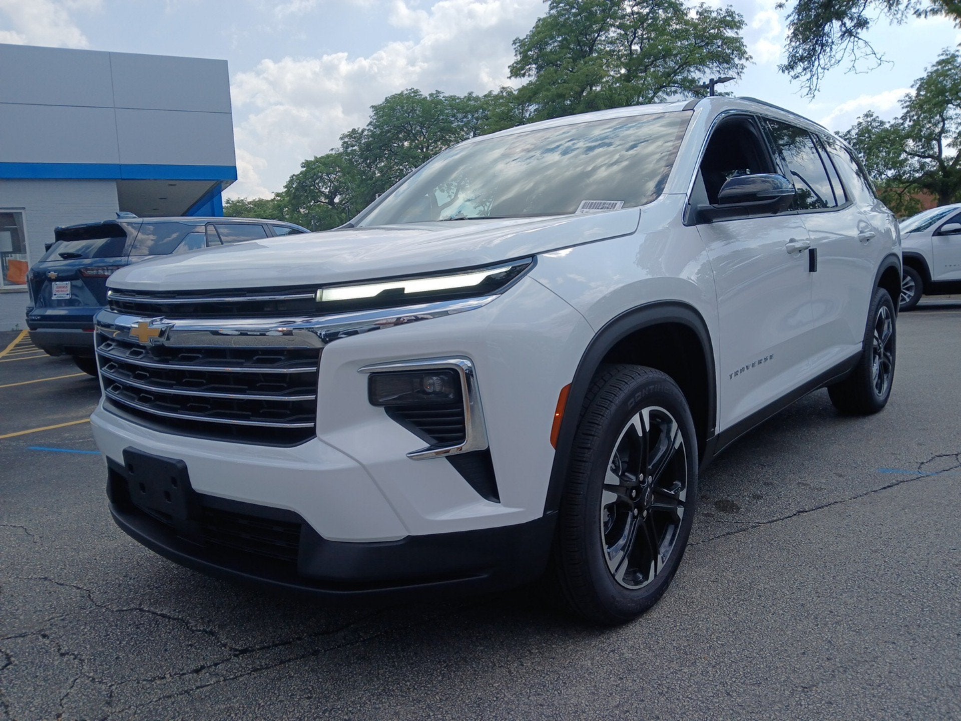 2027 Chevrolet Traverse LT