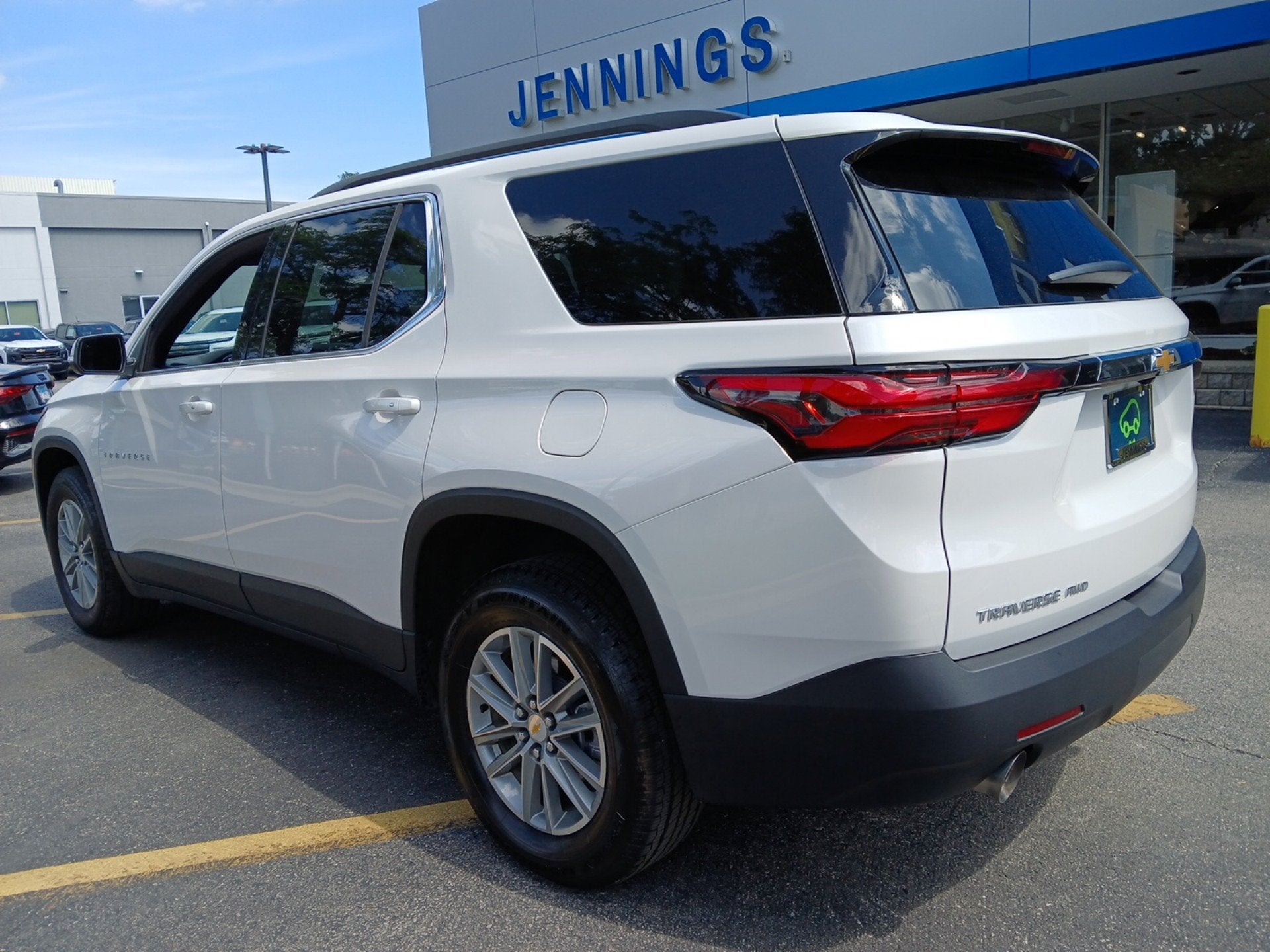 2023 Chevrolet Traverse LT Cloth
