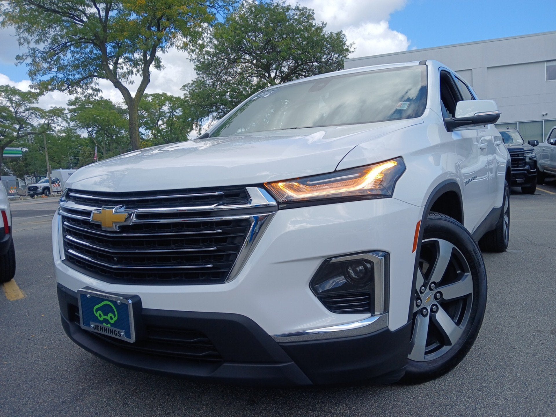 2023 Chevrolet Traverse LT Leather