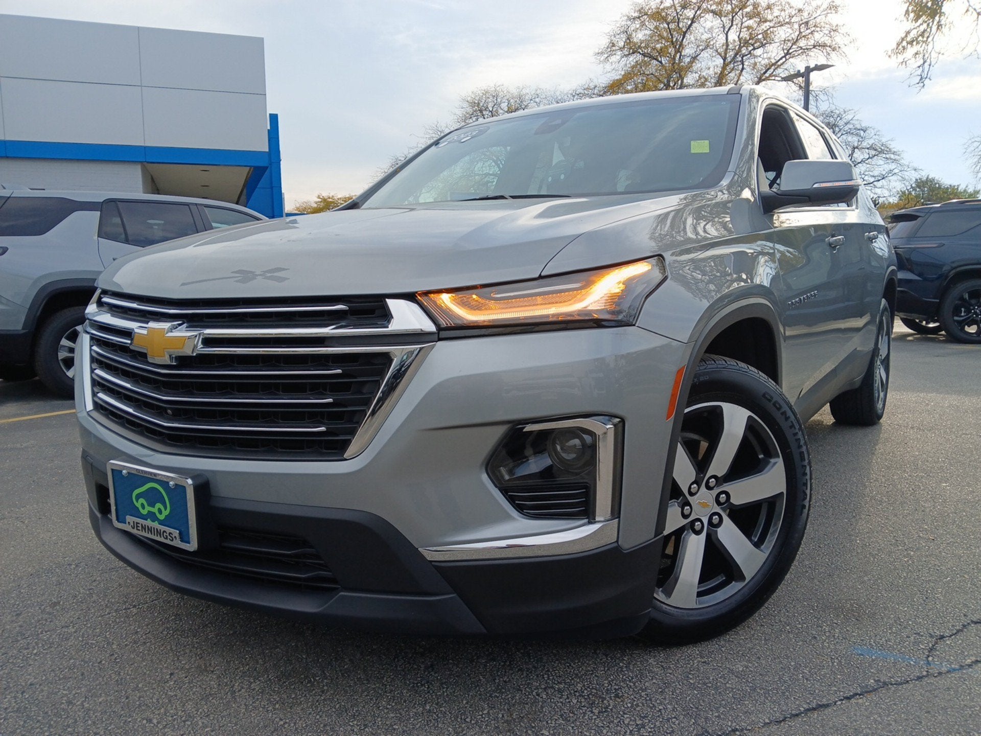 2023 Chevrolet Traverse LT Leather