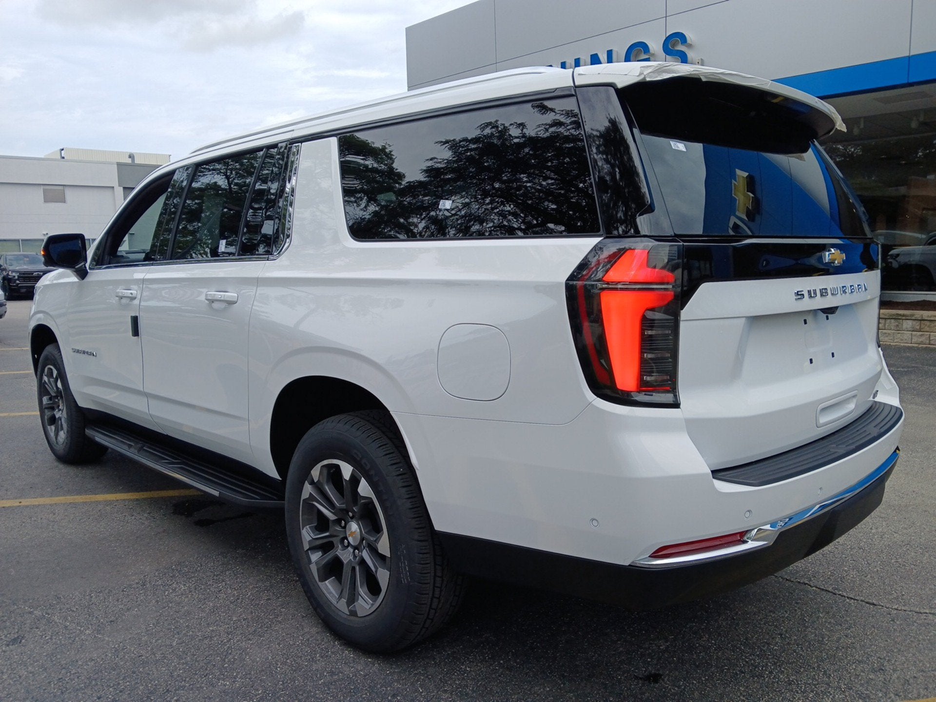 2026 Chevrolet Suburban LT