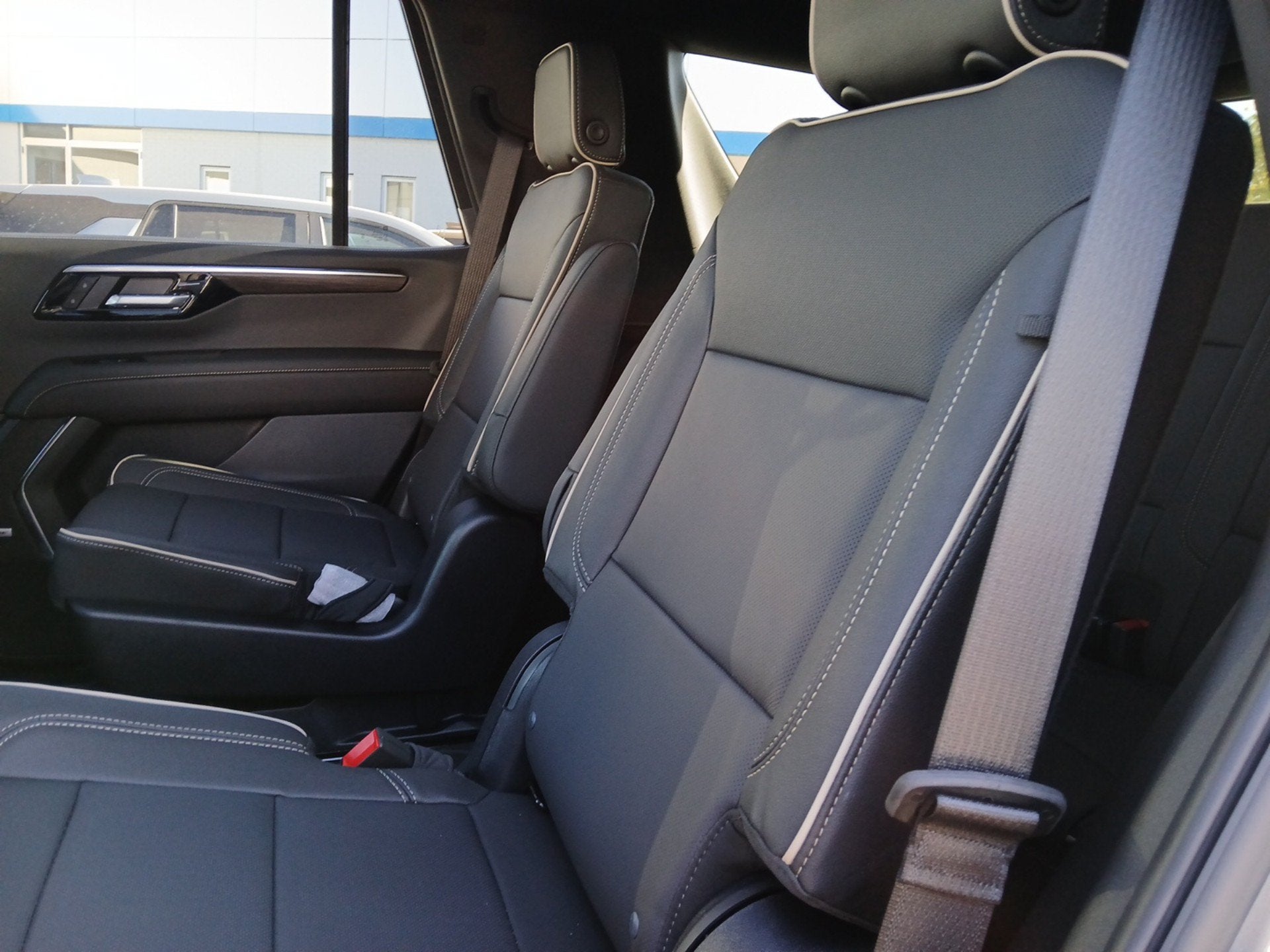 2027 Chevrolet Tahoe Premier - Photo 24