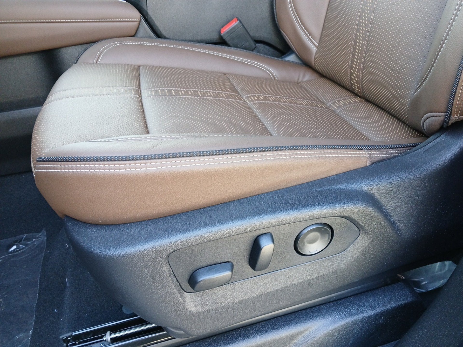 2027 Chevrolet Tahoe High Country - Photo 21