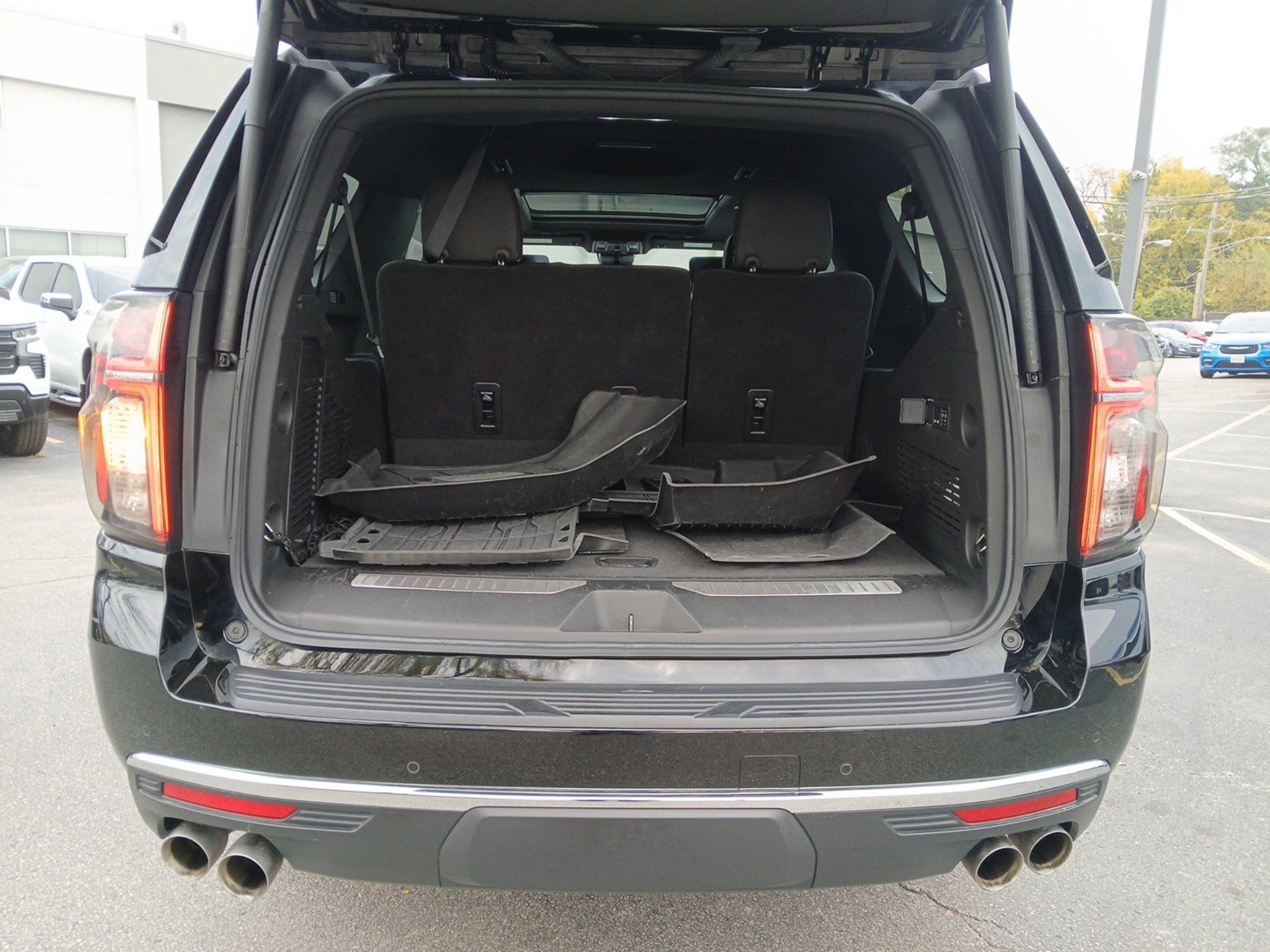 2023 Chevrolet Suburban Premier