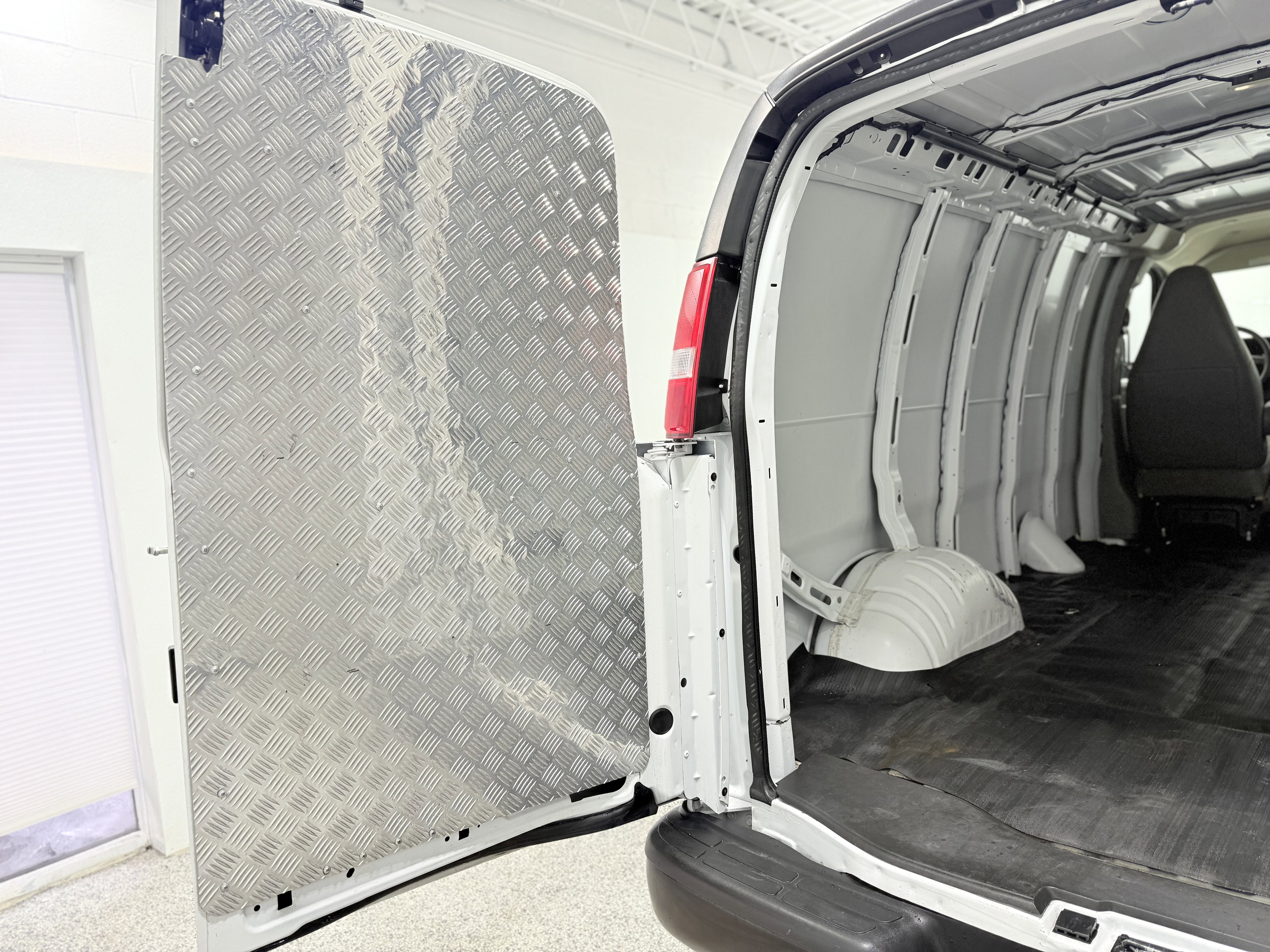 2023 GMC Savana Cargo 2500 Work Van