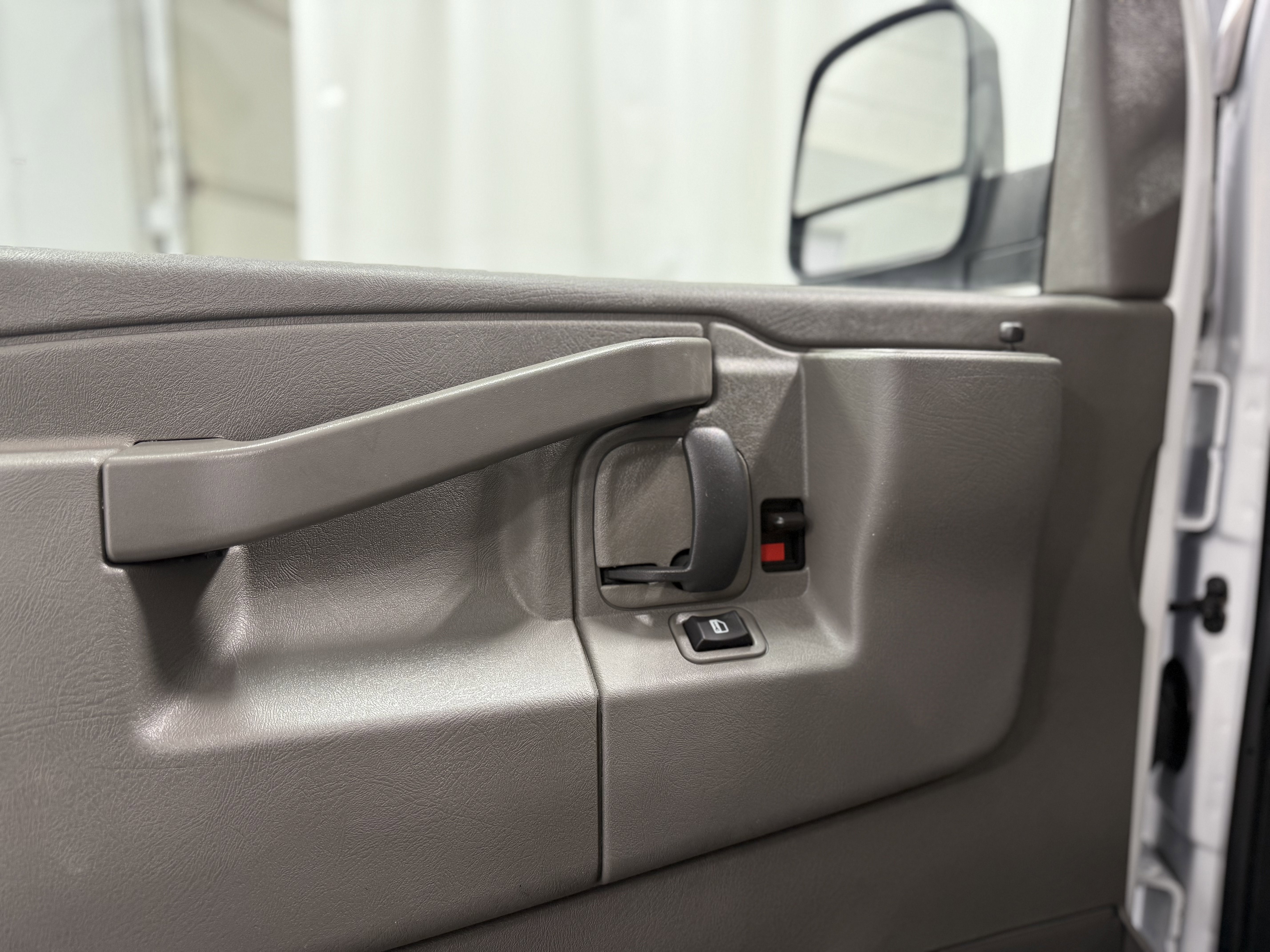 2023 GMC Savana Cargo 2500 Work Van