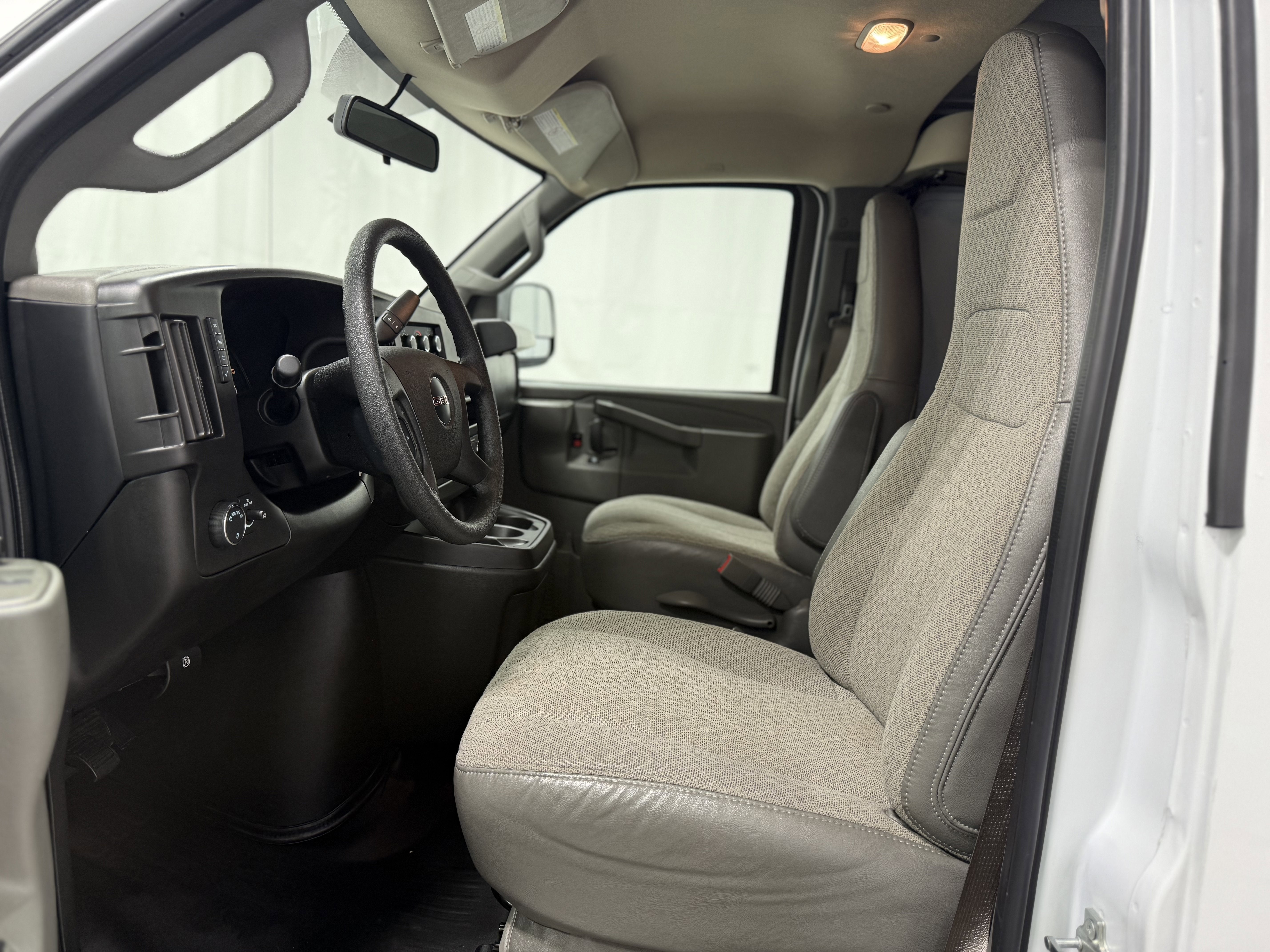 2023 GMC Savana Cargo 2500 Work Van