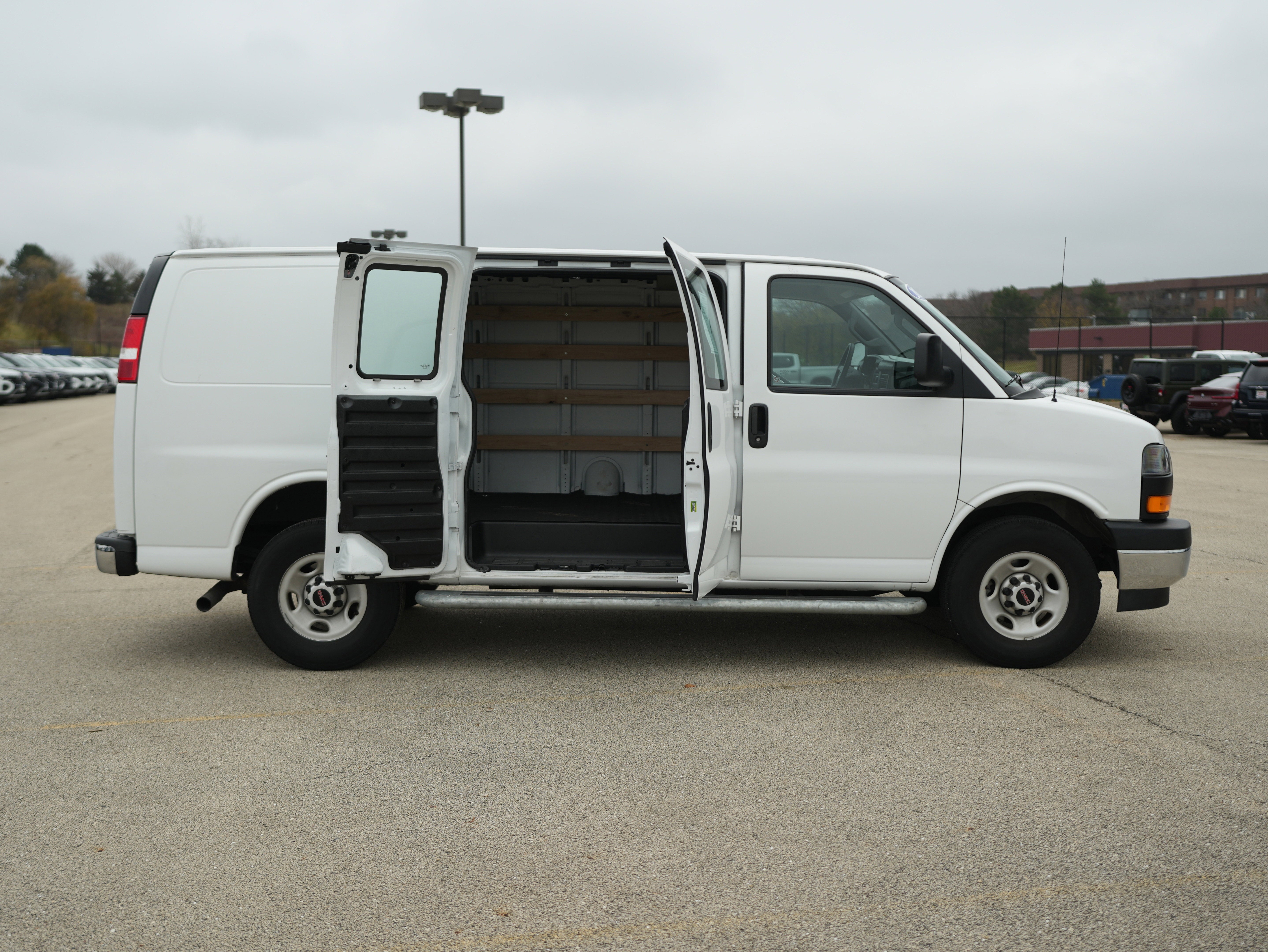 2023 GMC Savana Cargo 2500 Work Van