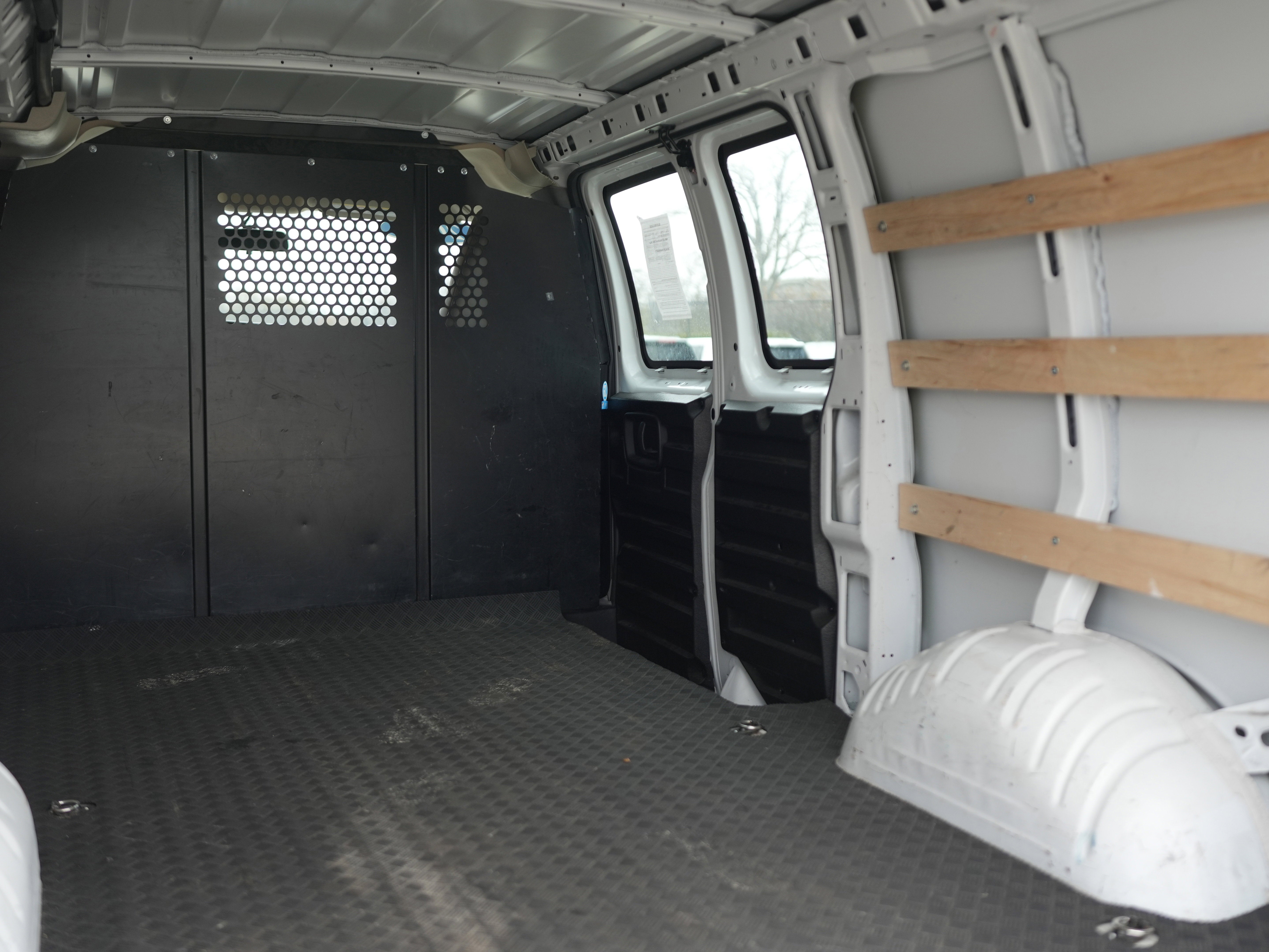 2023 GMC Savana Cargo 2500 Work Van