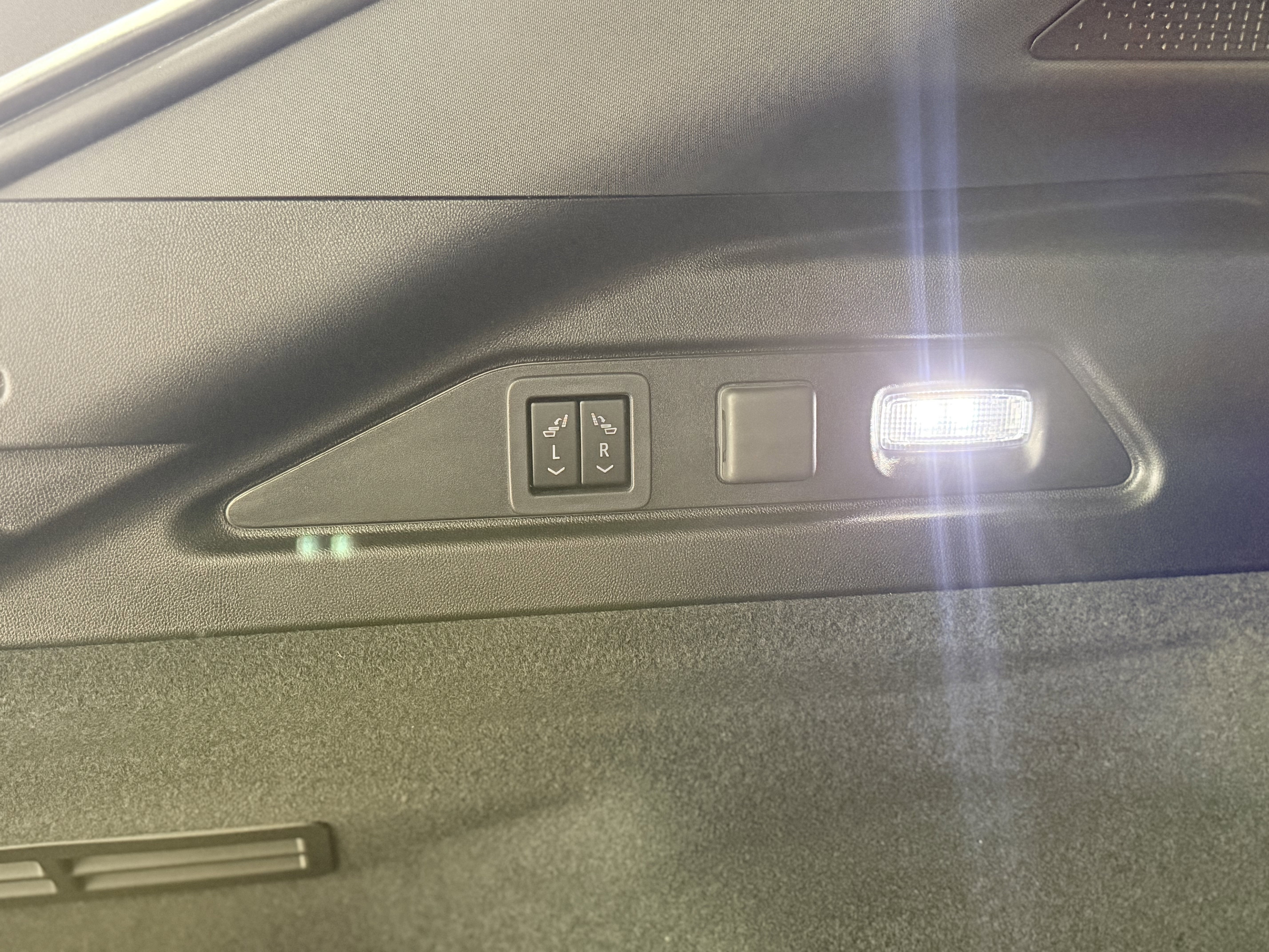 2024 Cadillac LYRIQ Sport 2