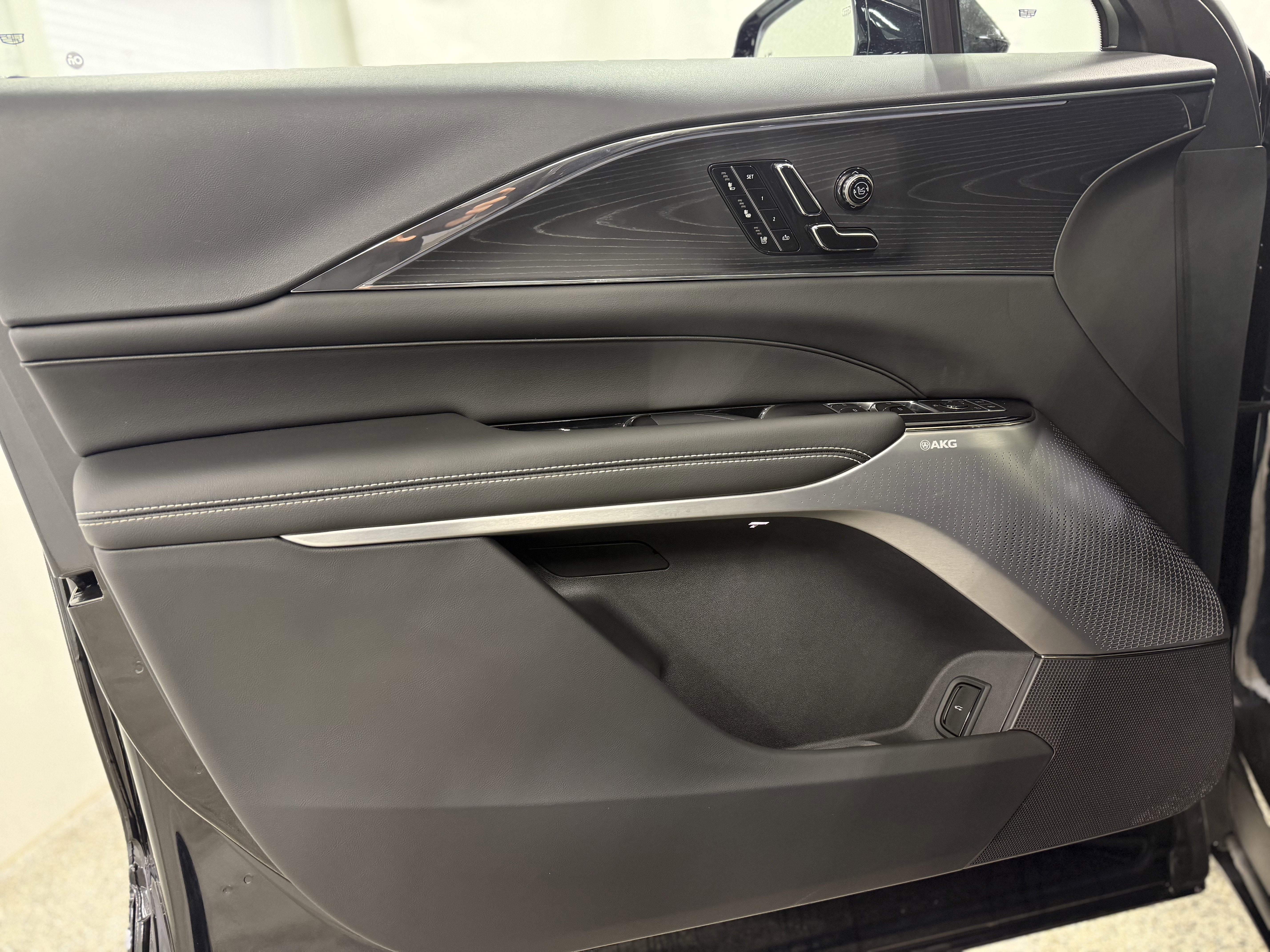 2024 Cadillac LYRIQ Sport 2