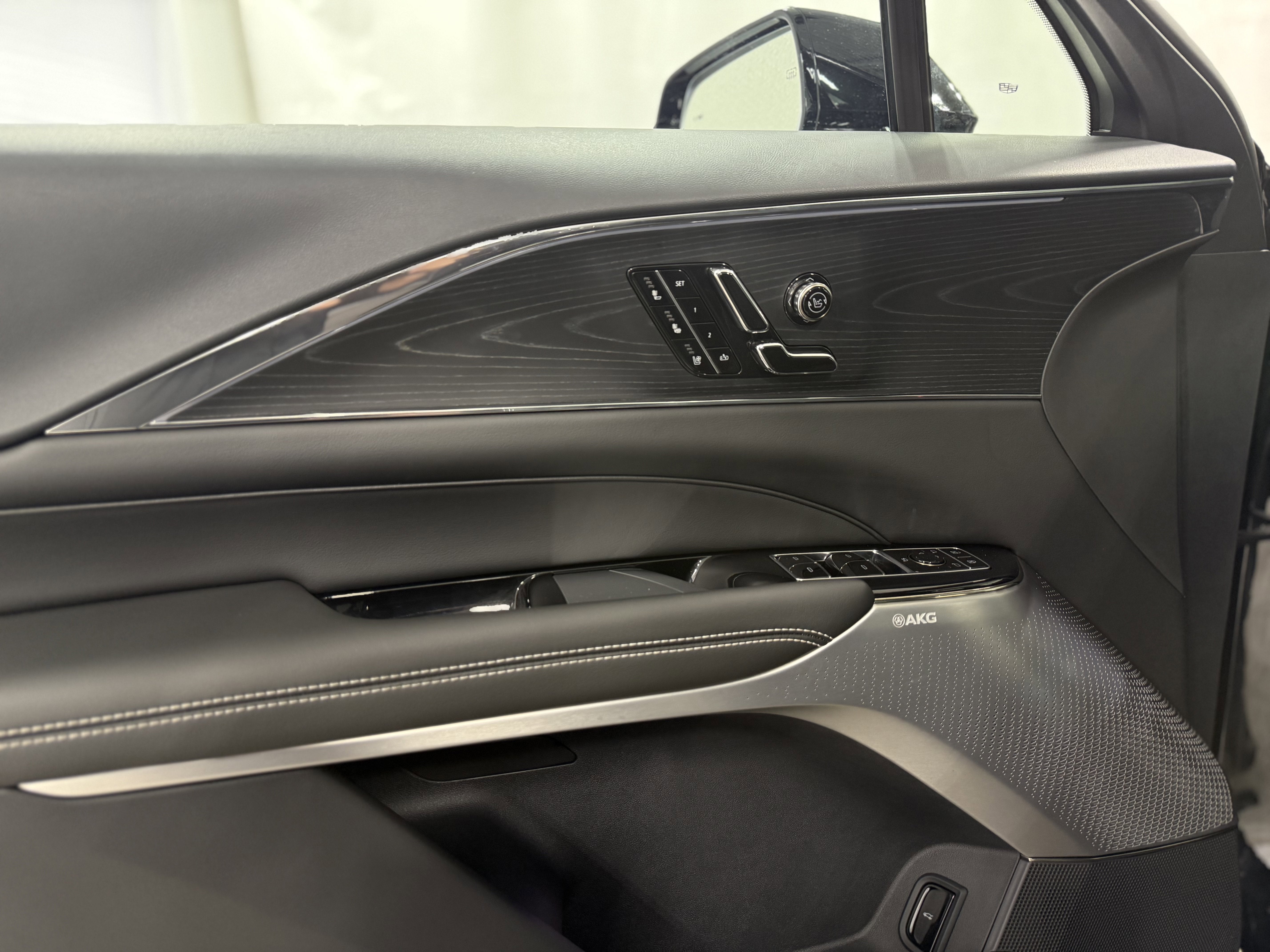 2024 Cadillac LYRIQ Sport 2