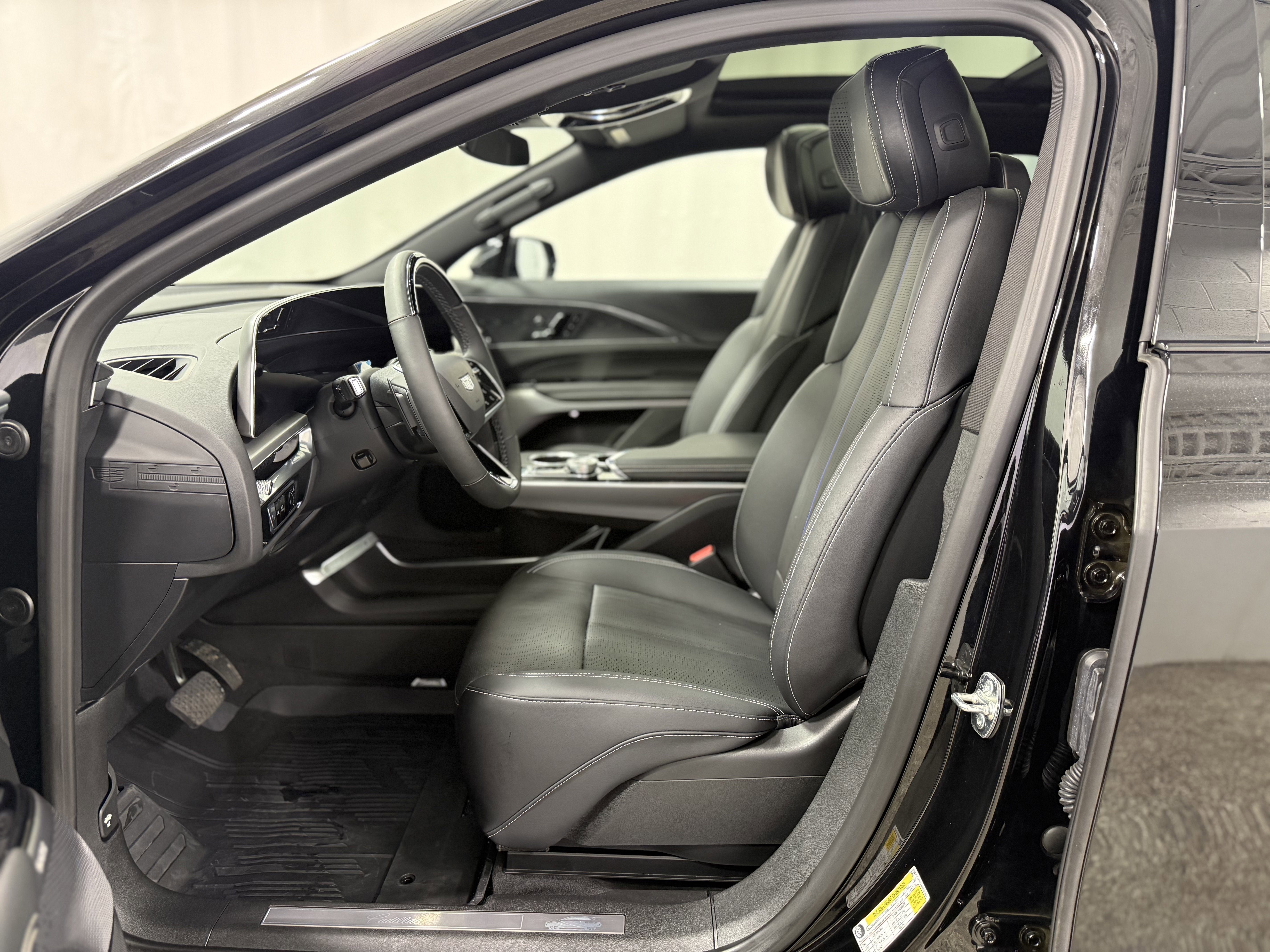 2024 Cadillac LYRIQ Sport 2