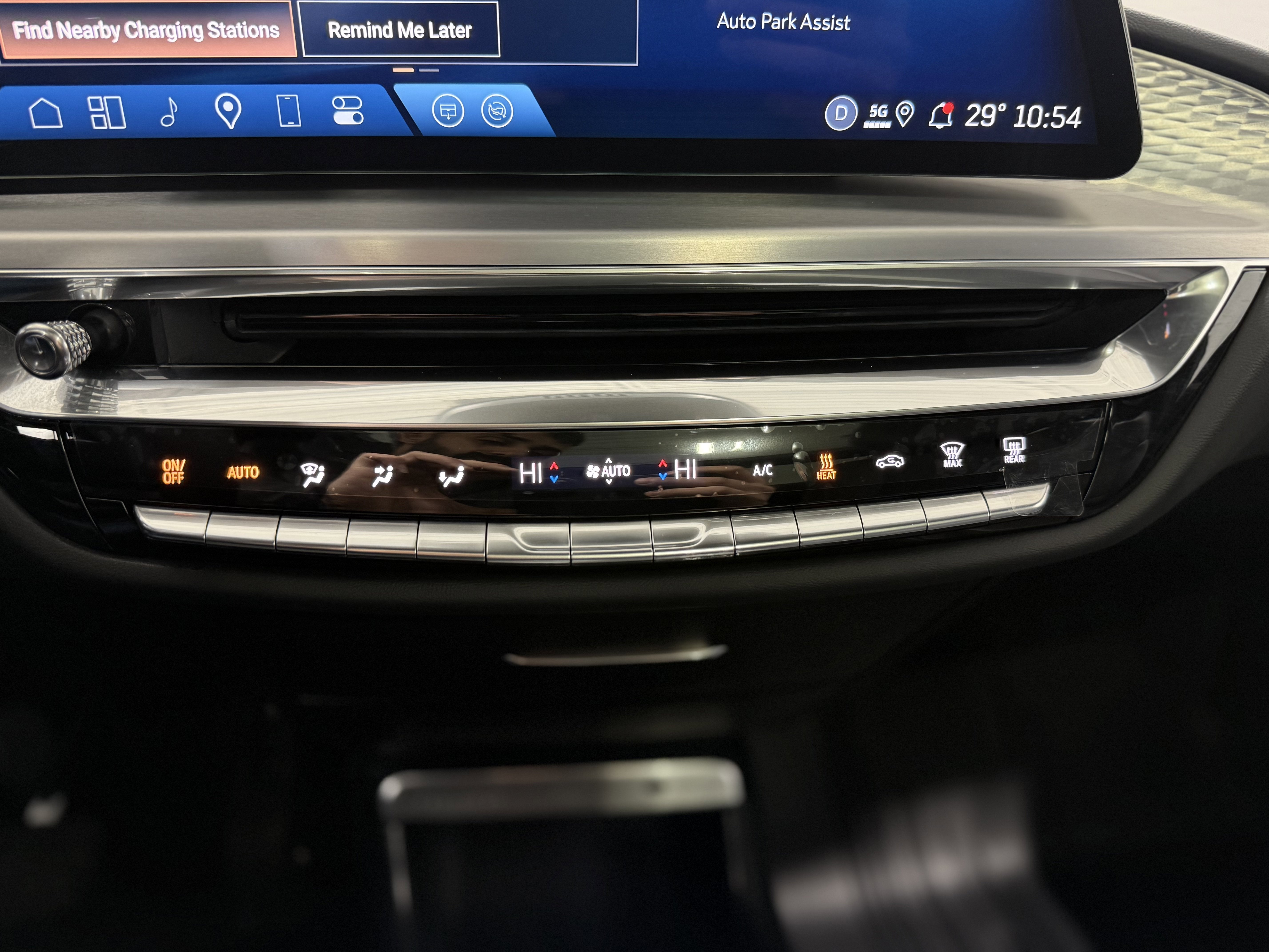 2024 Cadillac LYRIQ Sport 2