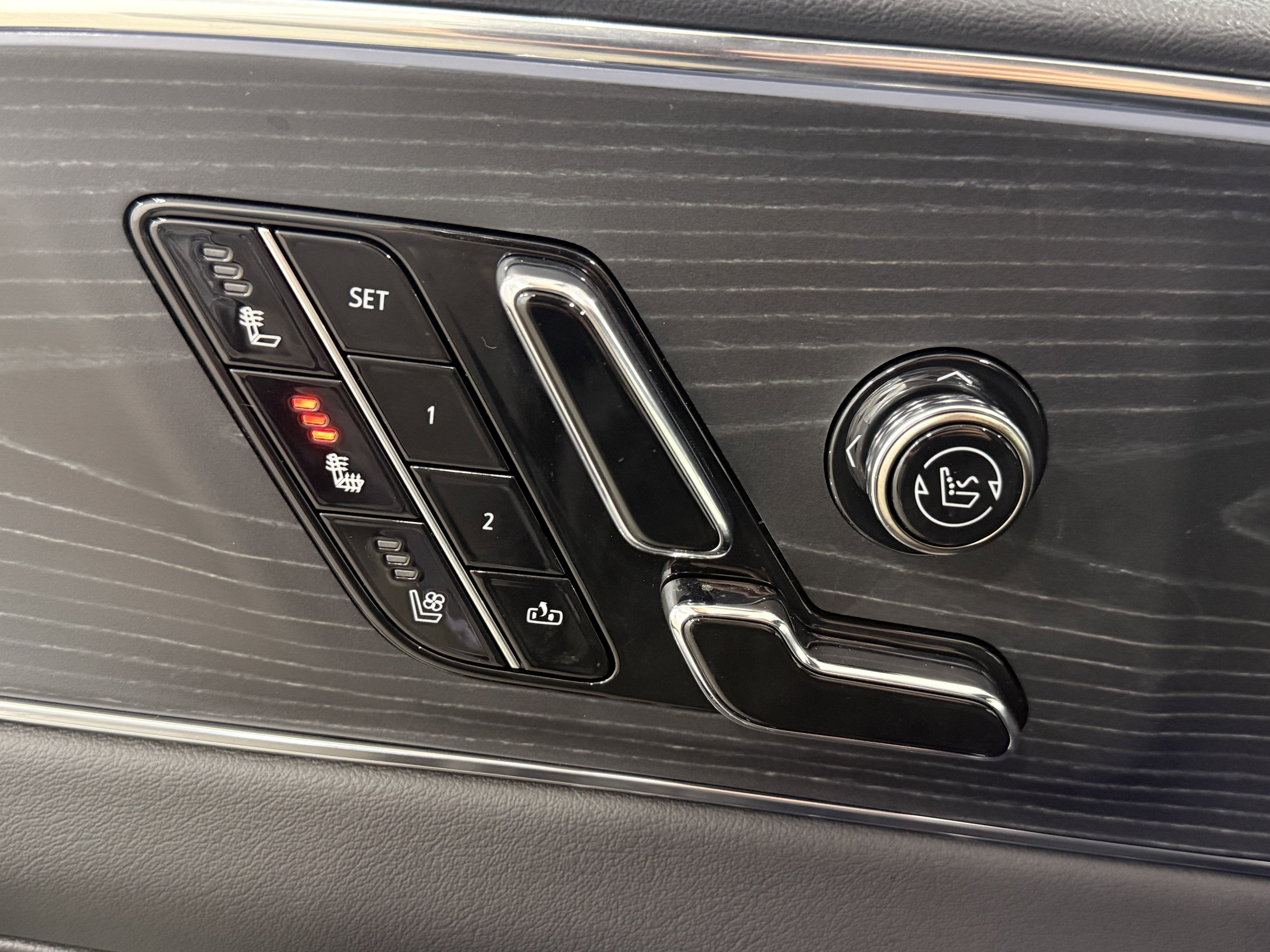 2024 Cadillac LYRIQ Sport 2