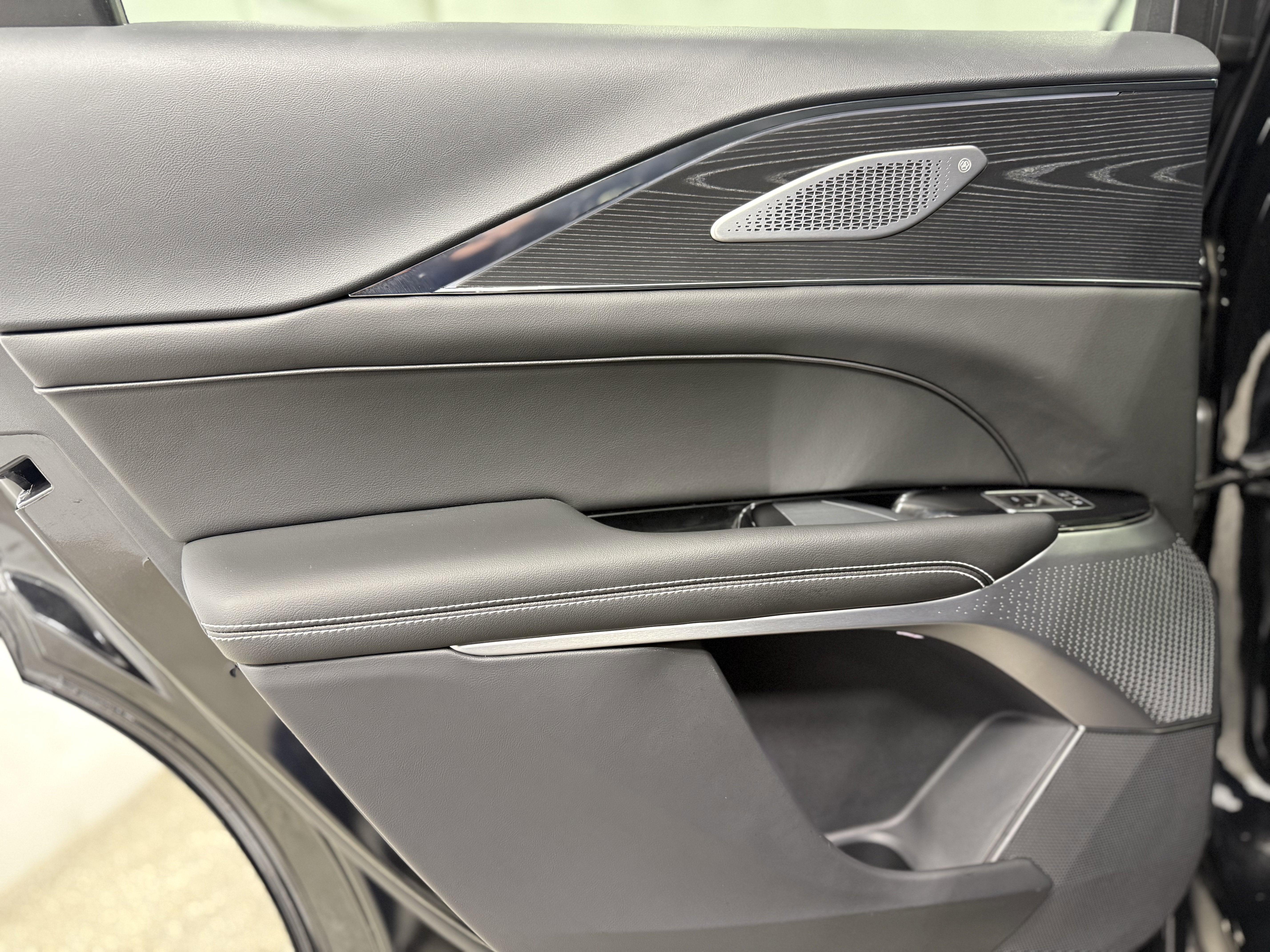 2024 Cadillac LYRIQ Sport 2