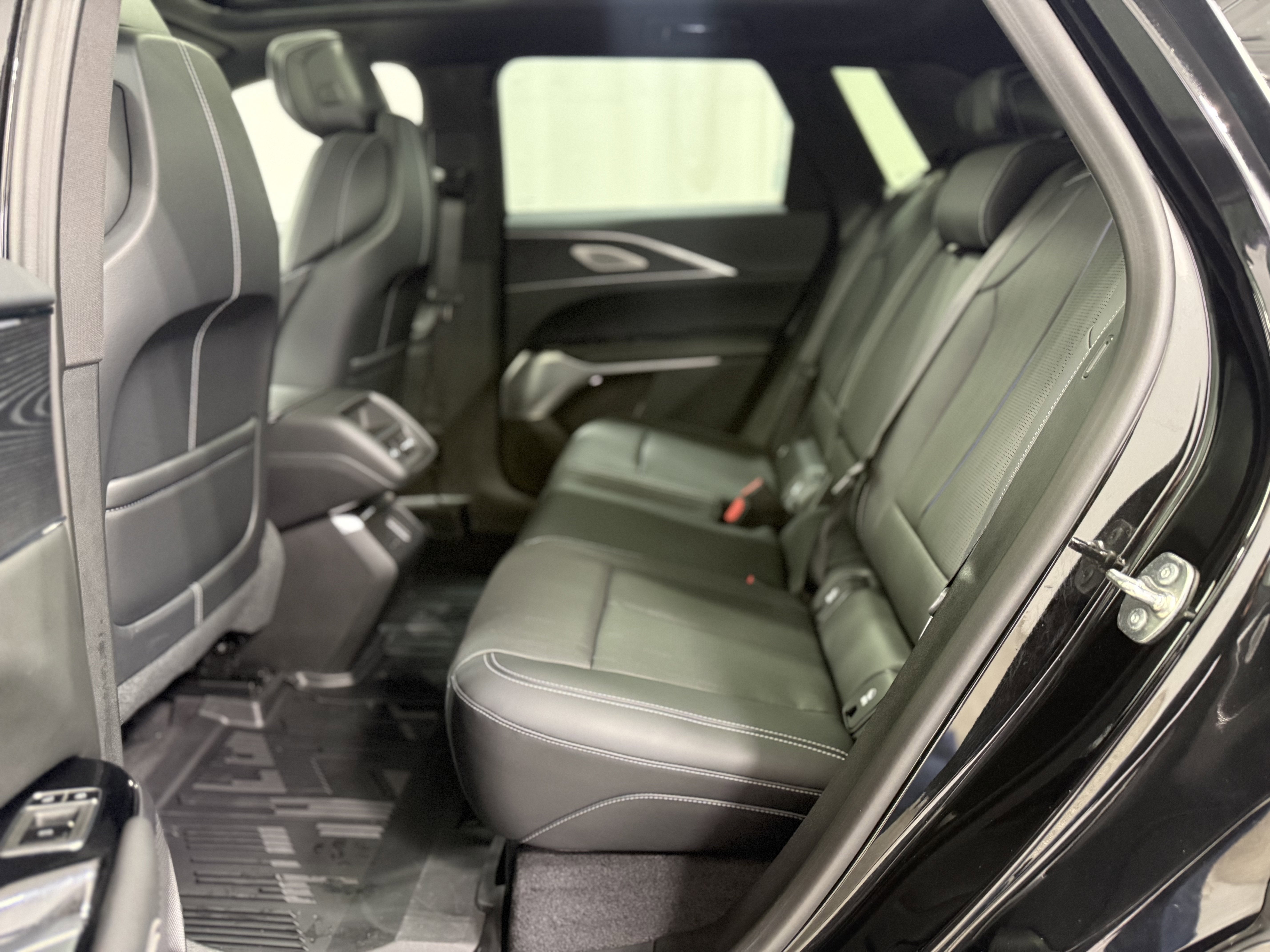 2024 Cadillac LYRIQ Sport 2