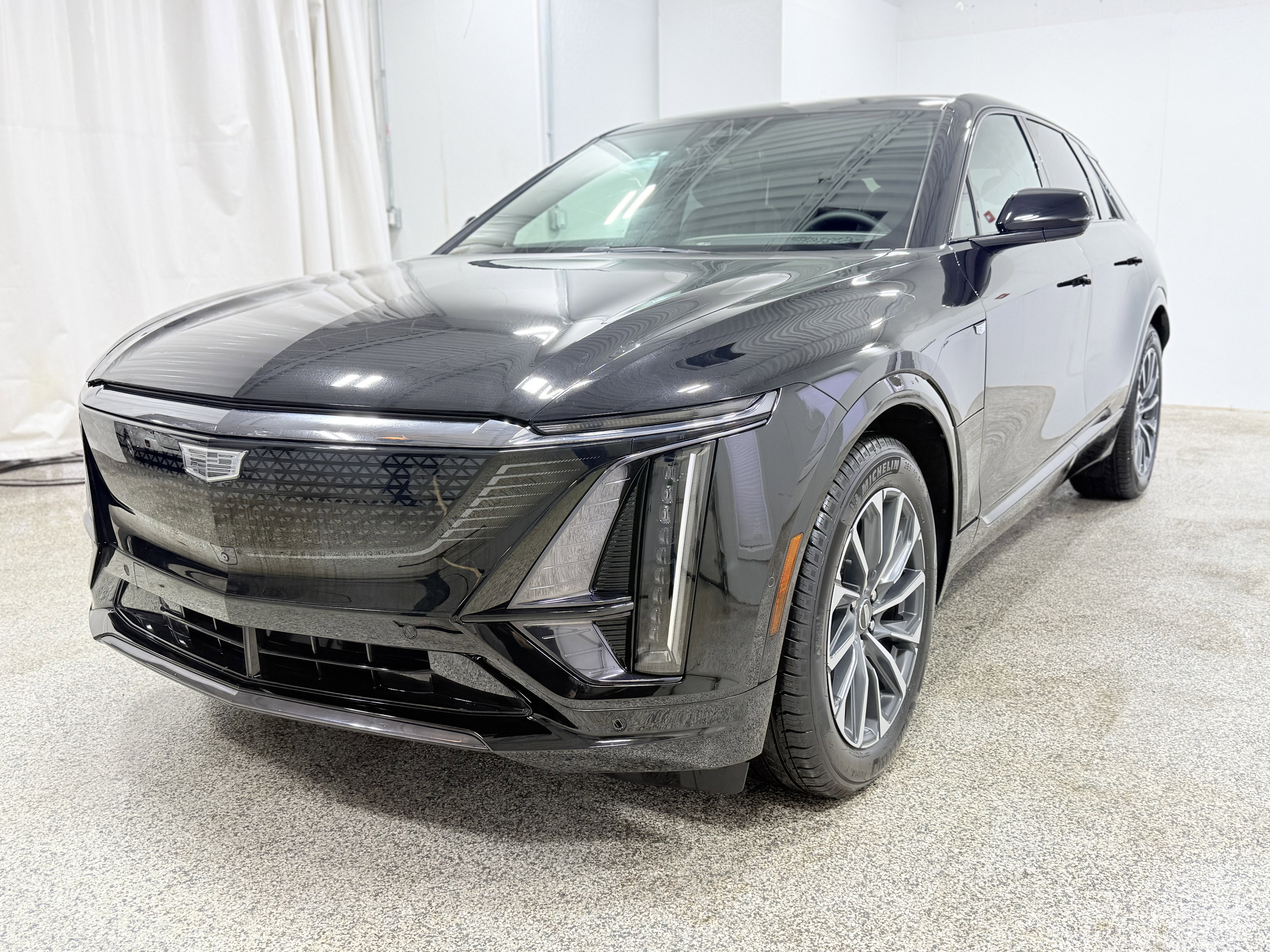 2024 Cadillac LYRIQ Sport 2