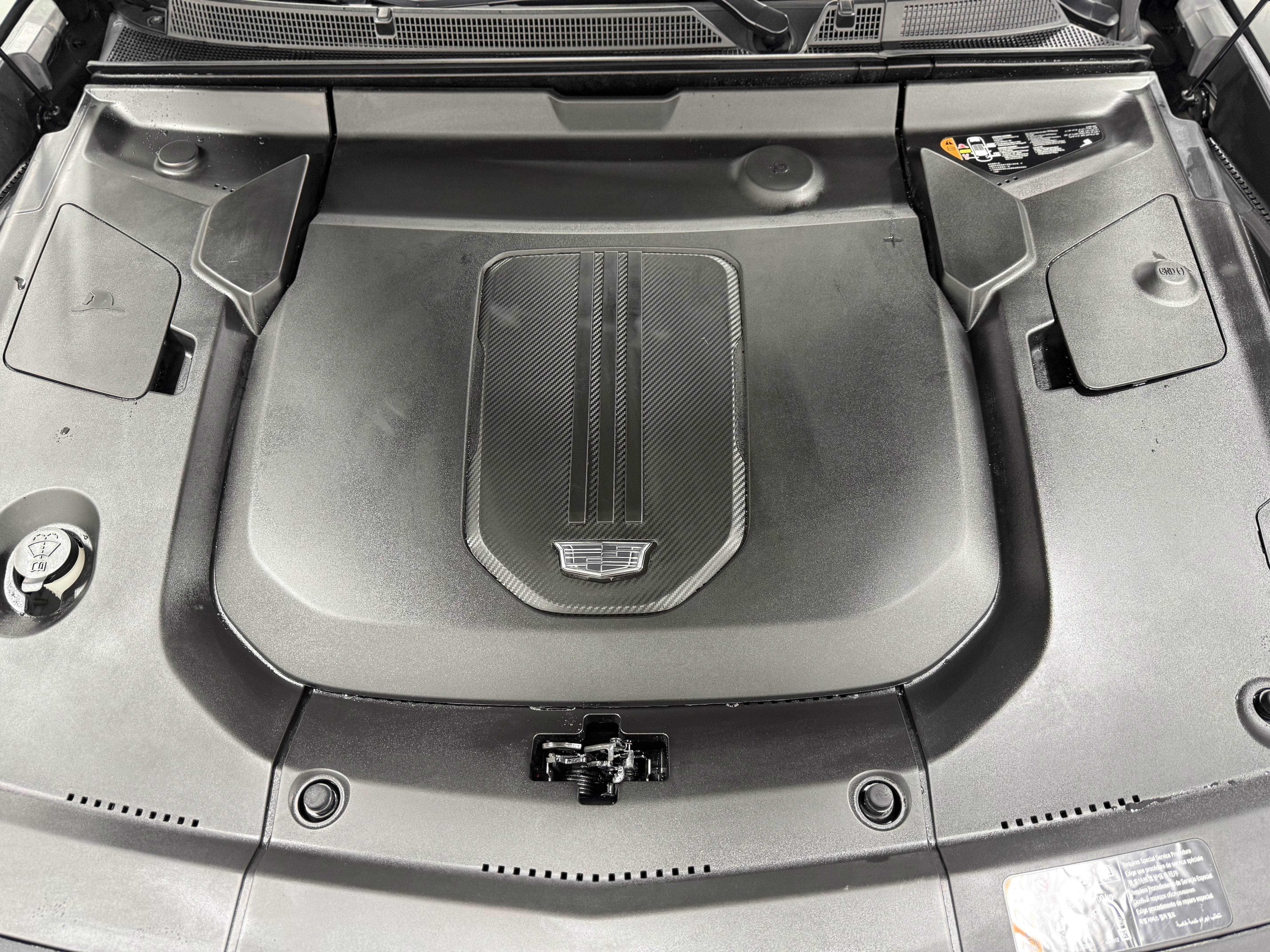 2024 Cadillac LYRIQ Sport 2