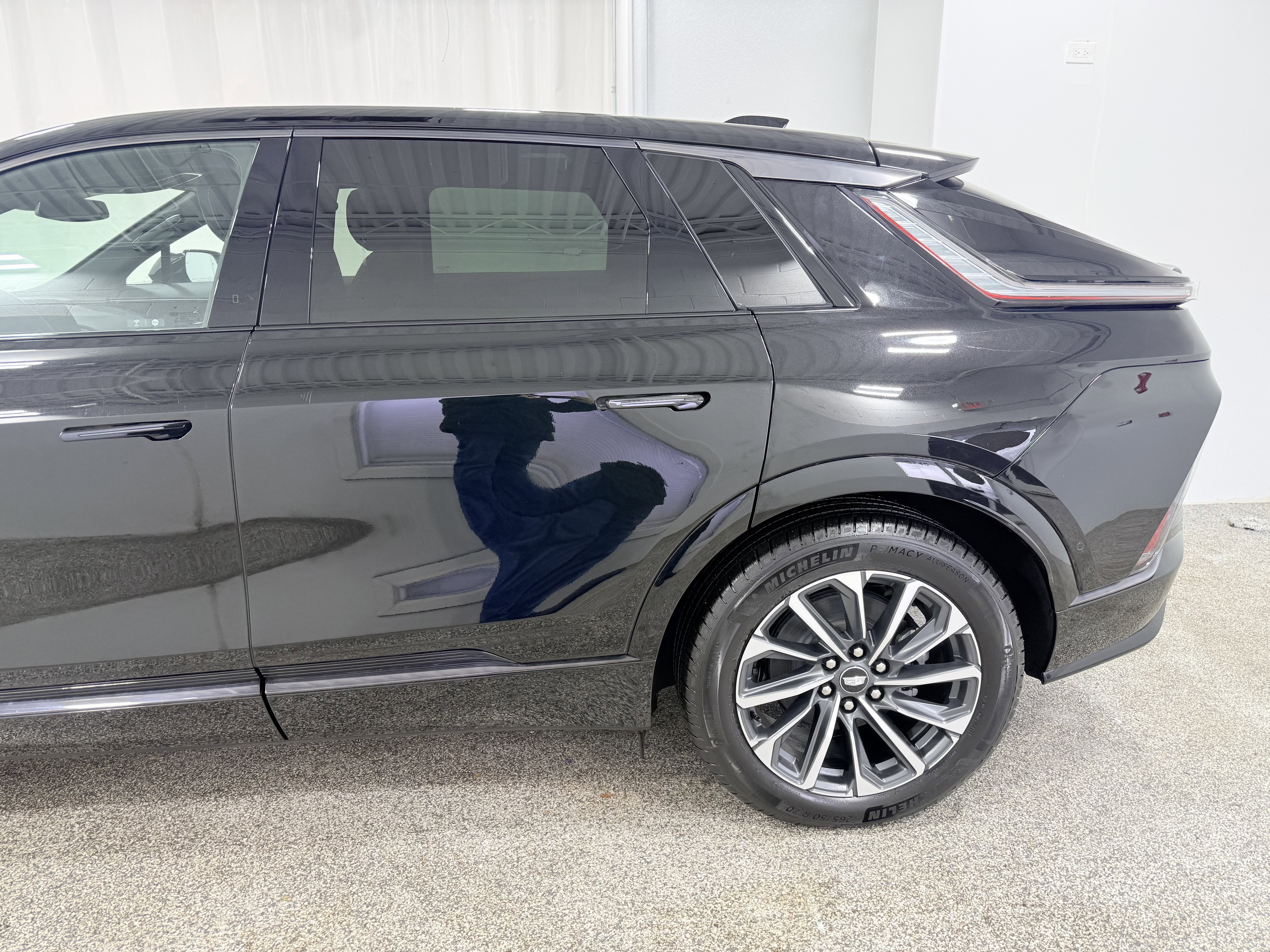 2024 Cadillac LYRIQ Sport 2