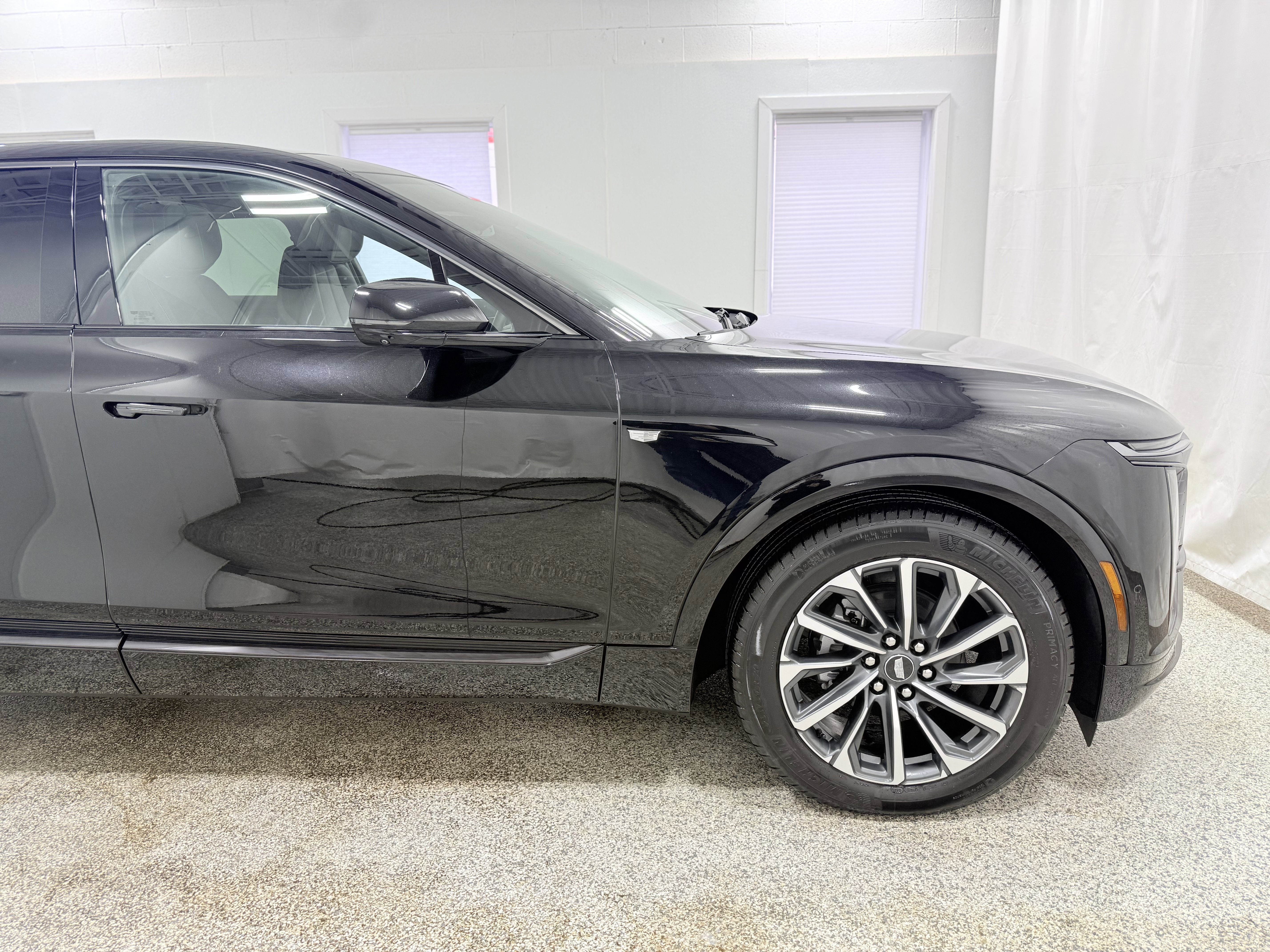 2024 Cadillac LYRIQ Sport 2