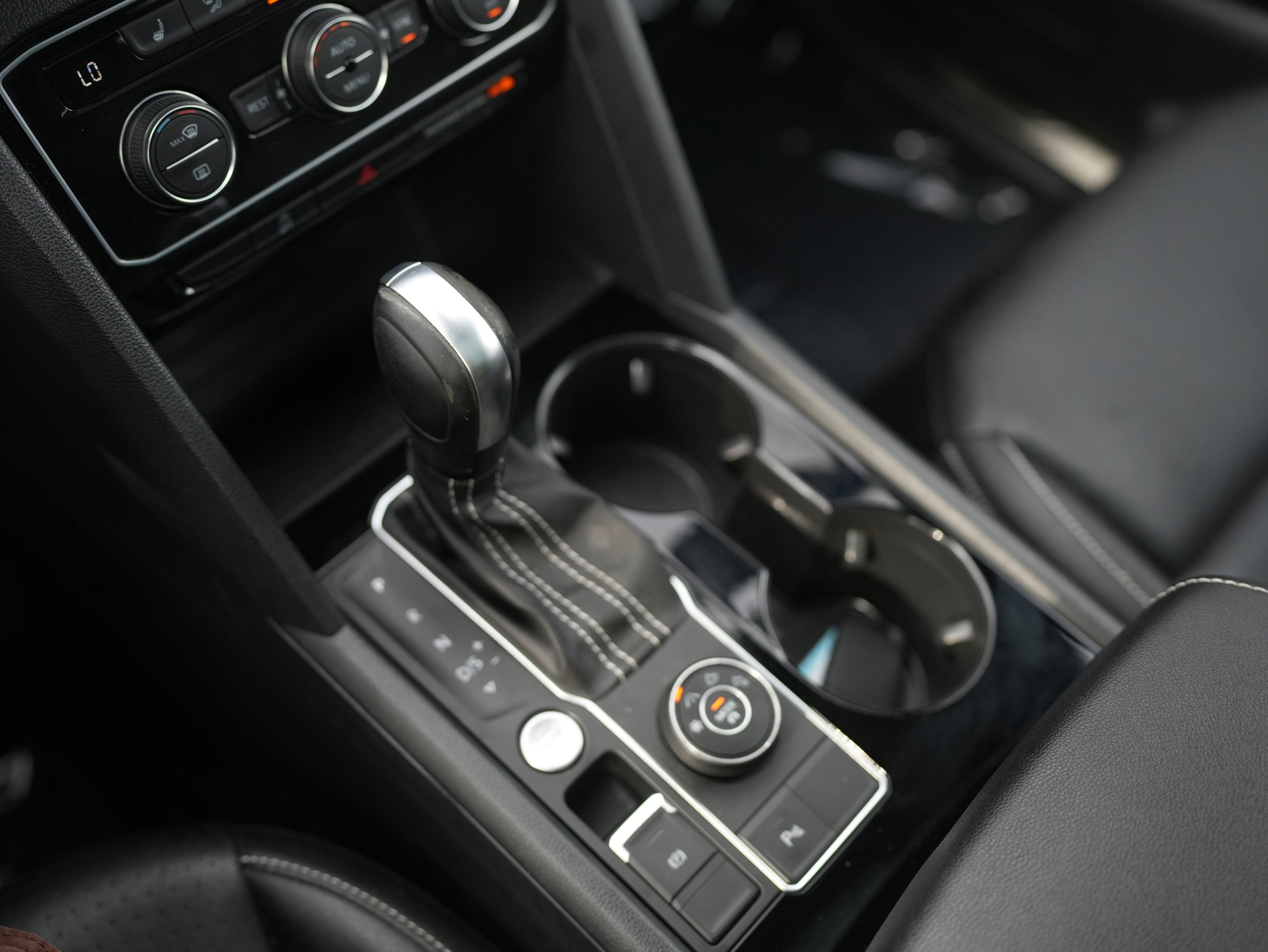 2022 Volkswagen Atlas 3.6L V6 SEL R-Line