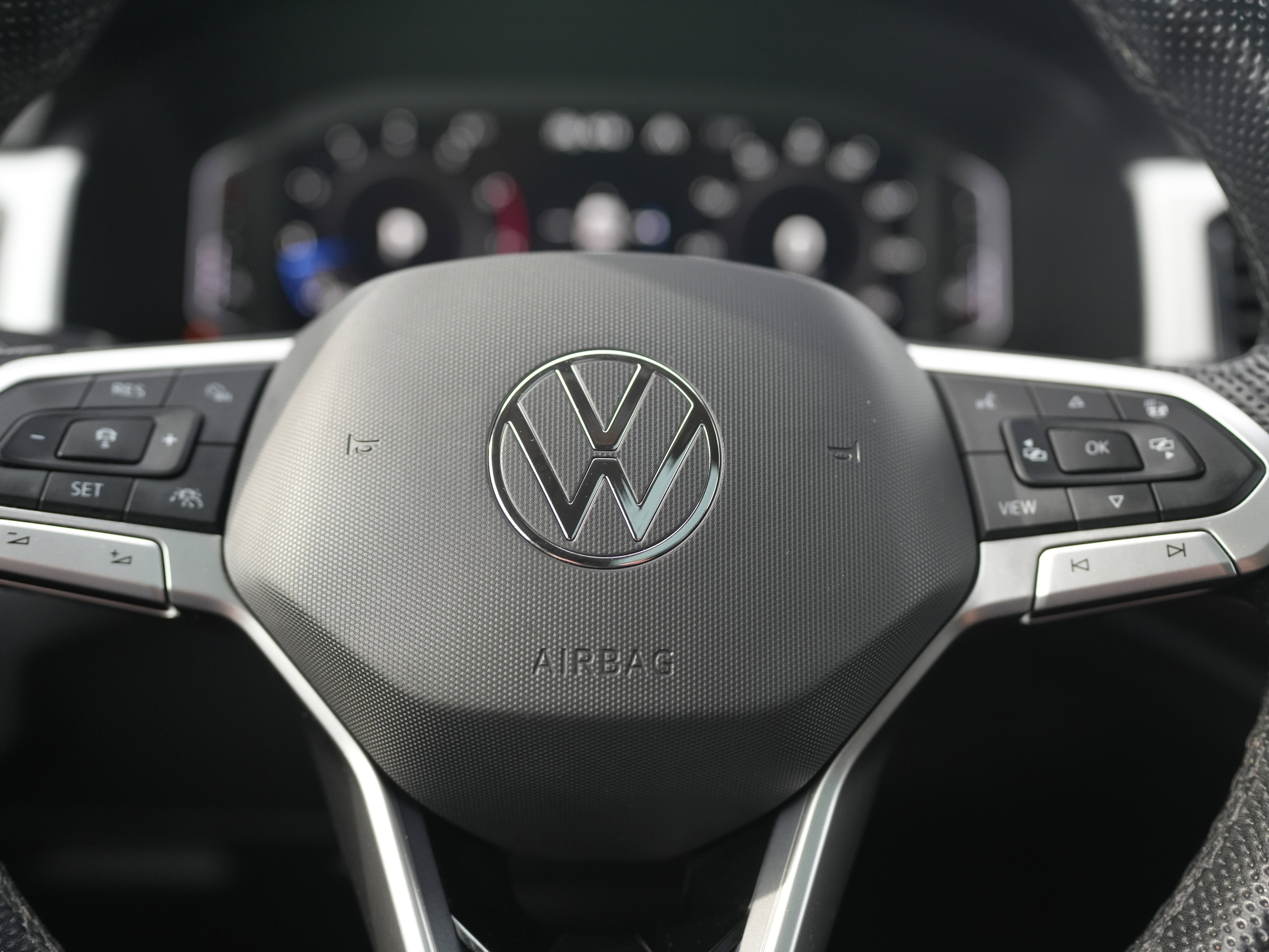 2022 Volkswagen Atlas 3.6L V6 SEL R-Line