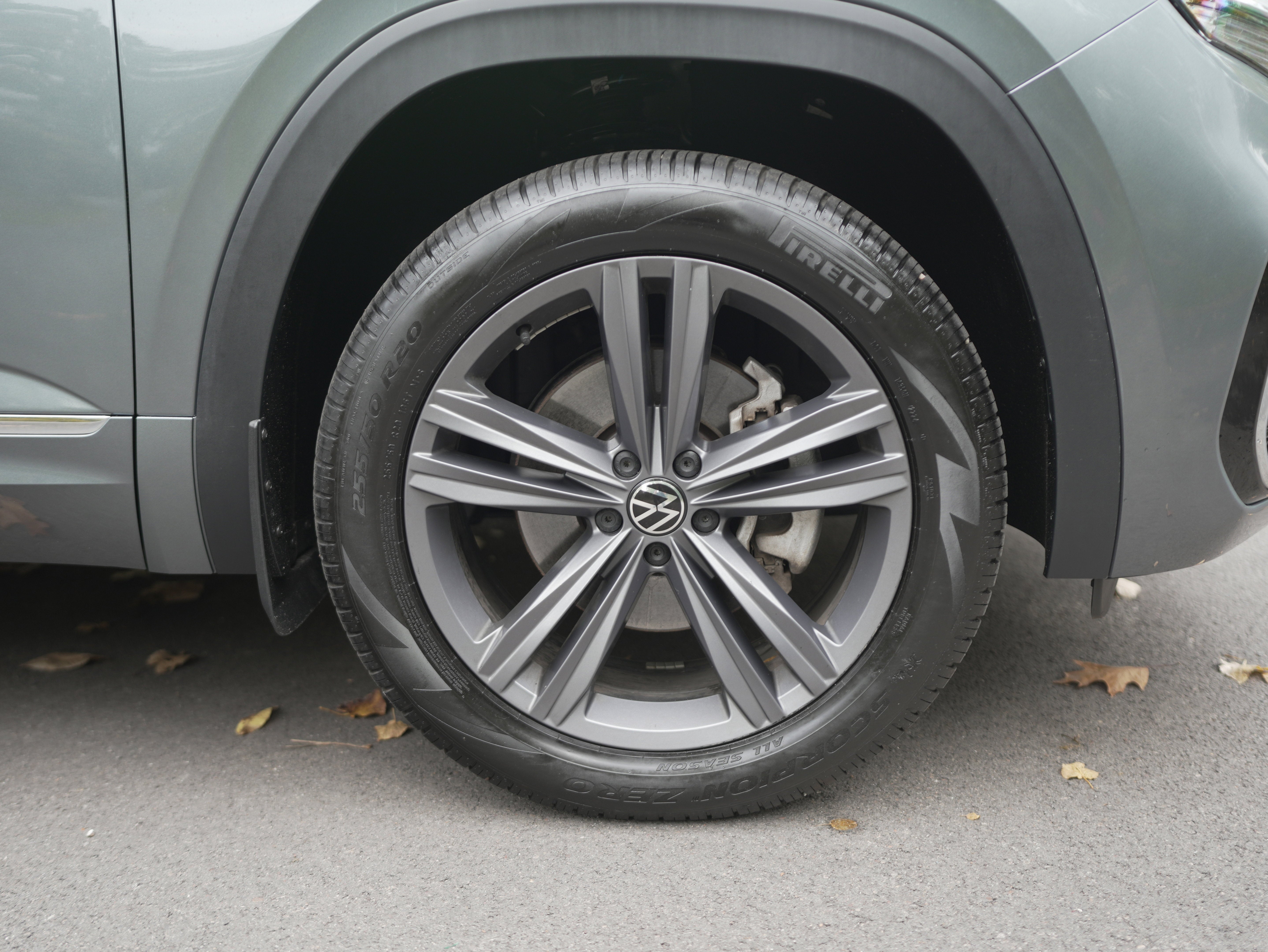 2022 Volkswagen Atlas 3.6L V6 SEL R-Line