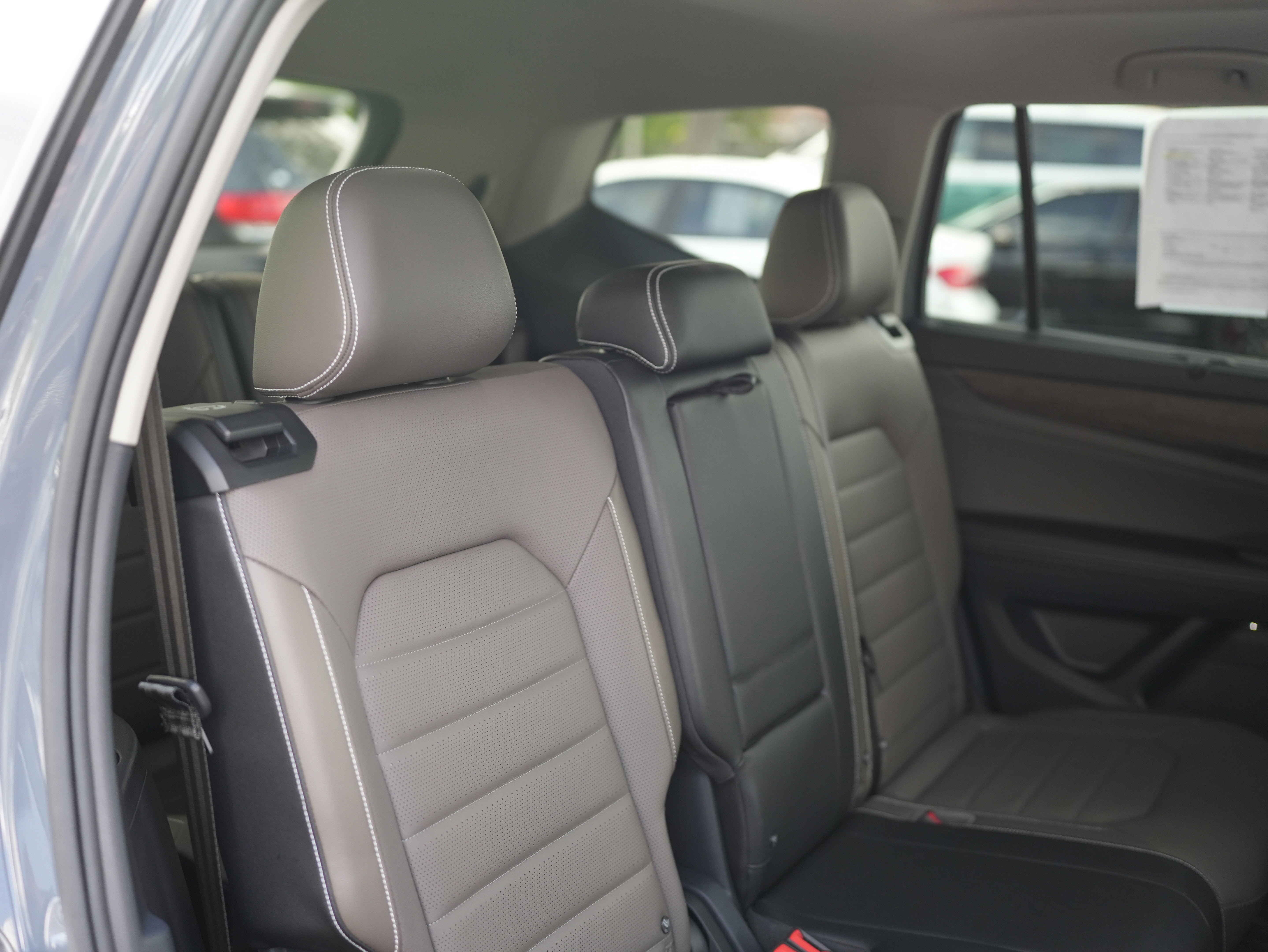 2025 Volkswagen Atlas 2.0T SEL