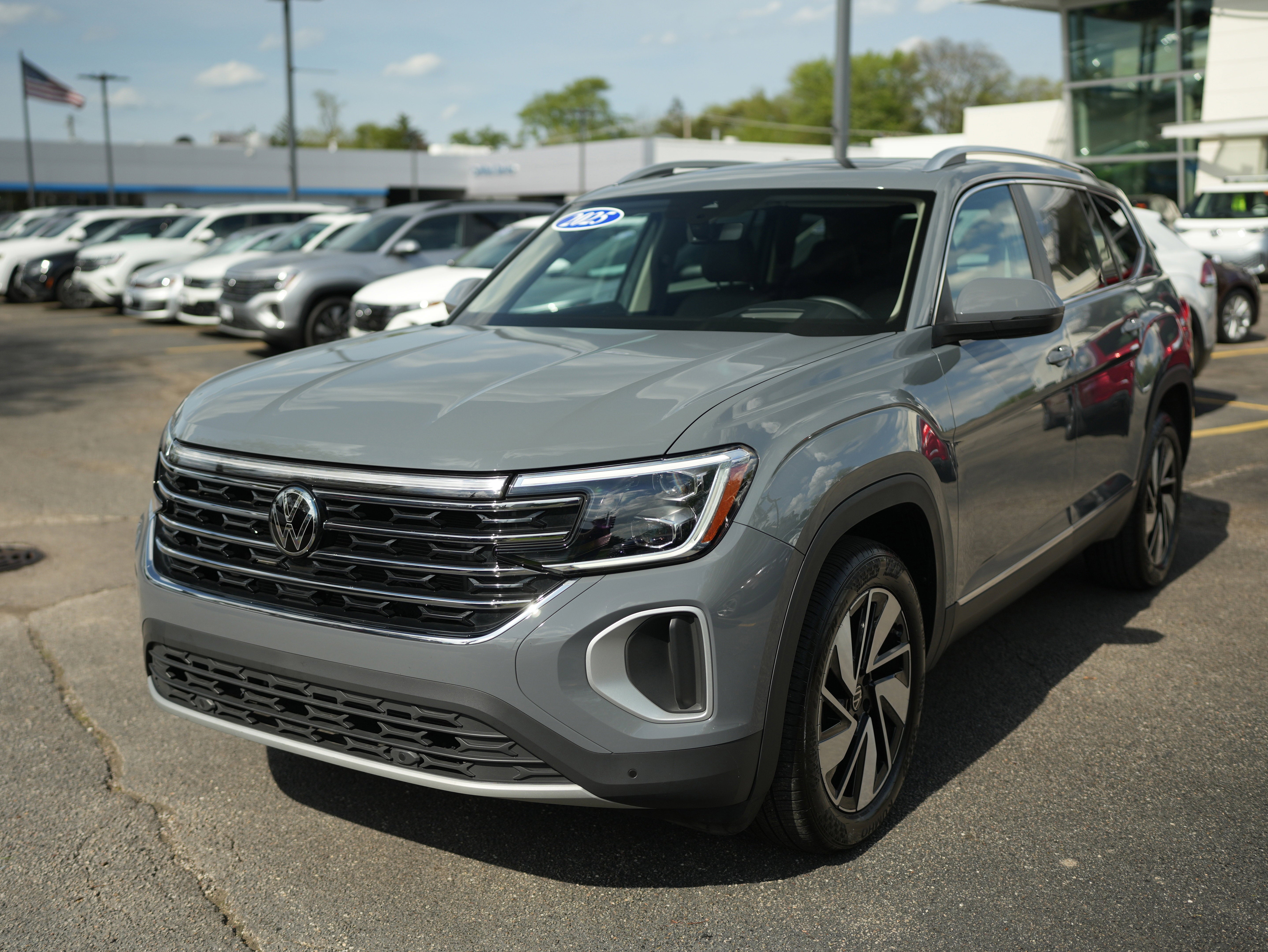 2025 Volkswagen Atlas 2.0T SEL