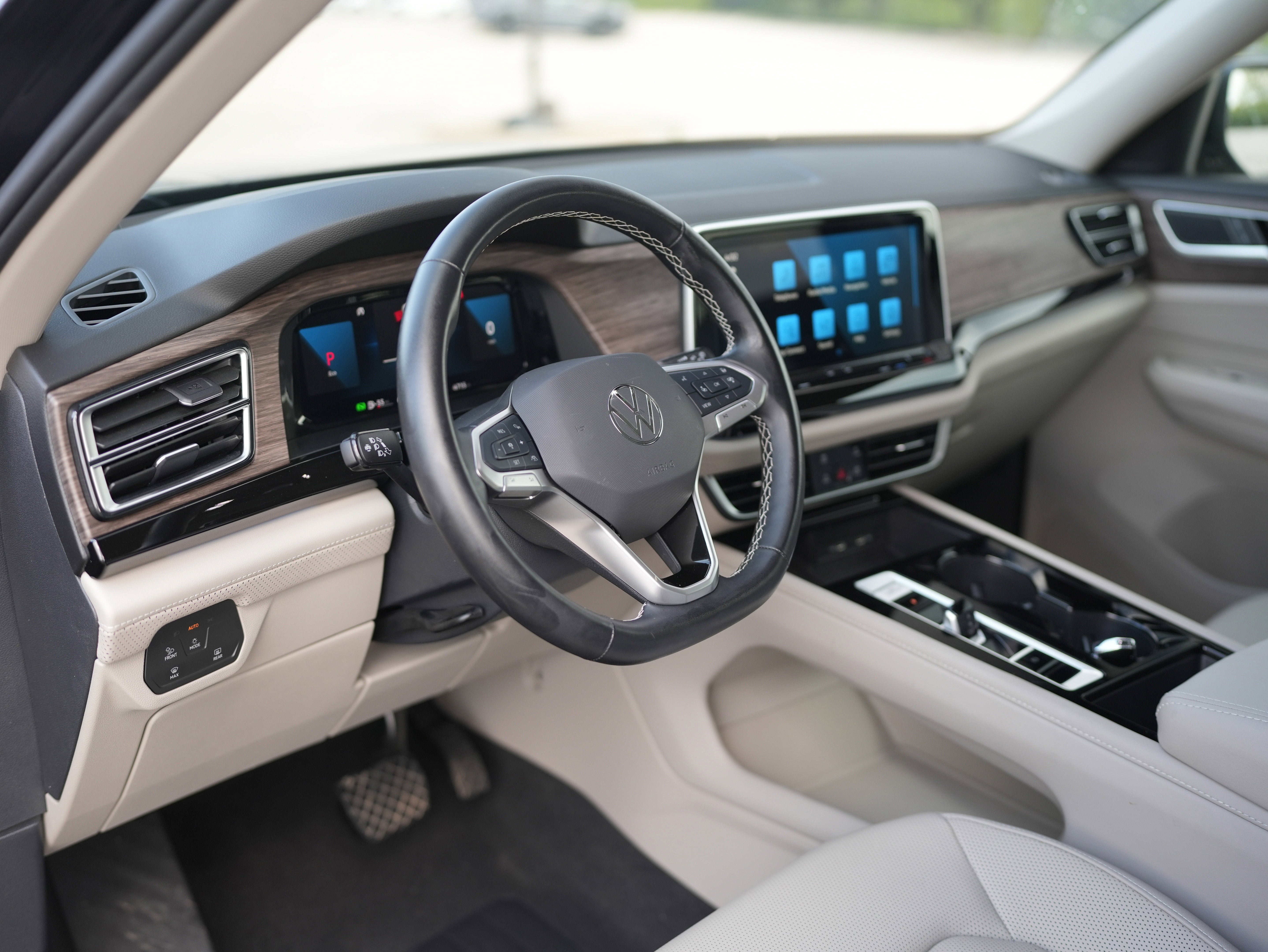 2025 Volkswagen Atlas 2.0T SEL
